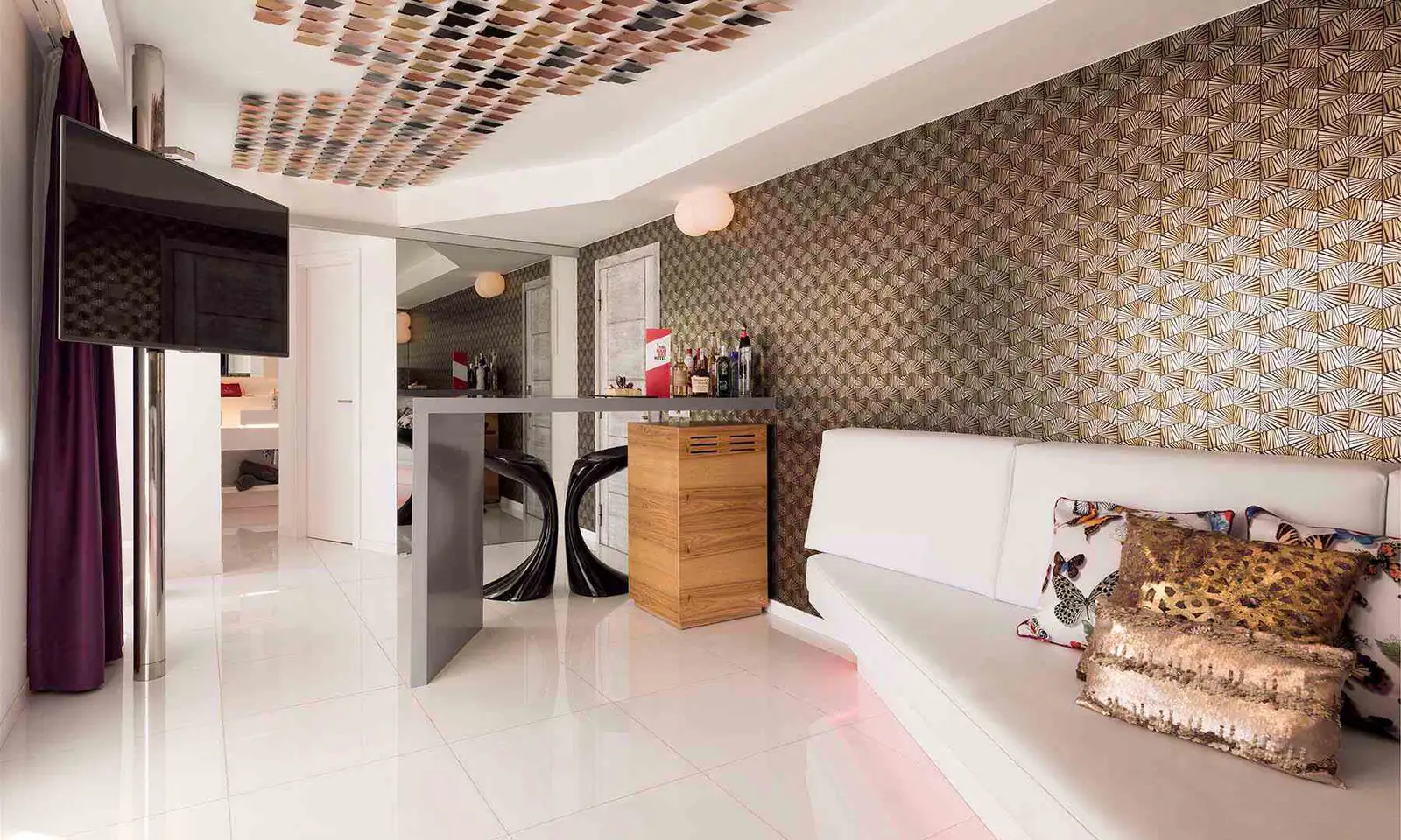 ushuaia-ibiza-beach-hotel-backstage-suite-6