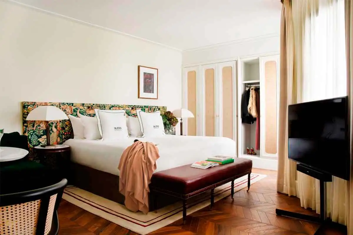 BHM_BLESS_DELUXE_FAMILY_1200x800_01_LIFESTYLE_REV00