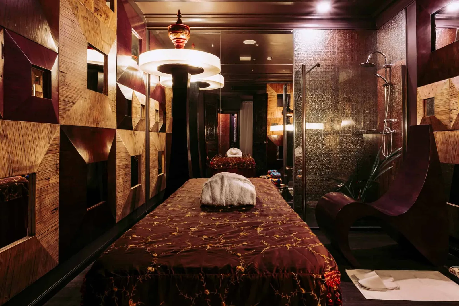 Only_You_Madrid_Thai_Room