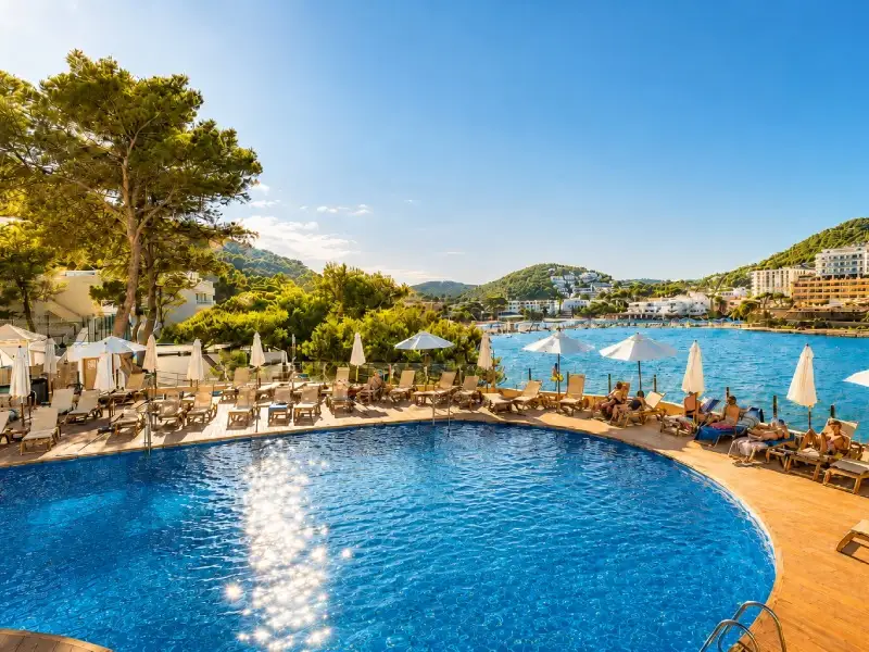 palladium cala llonga piscina