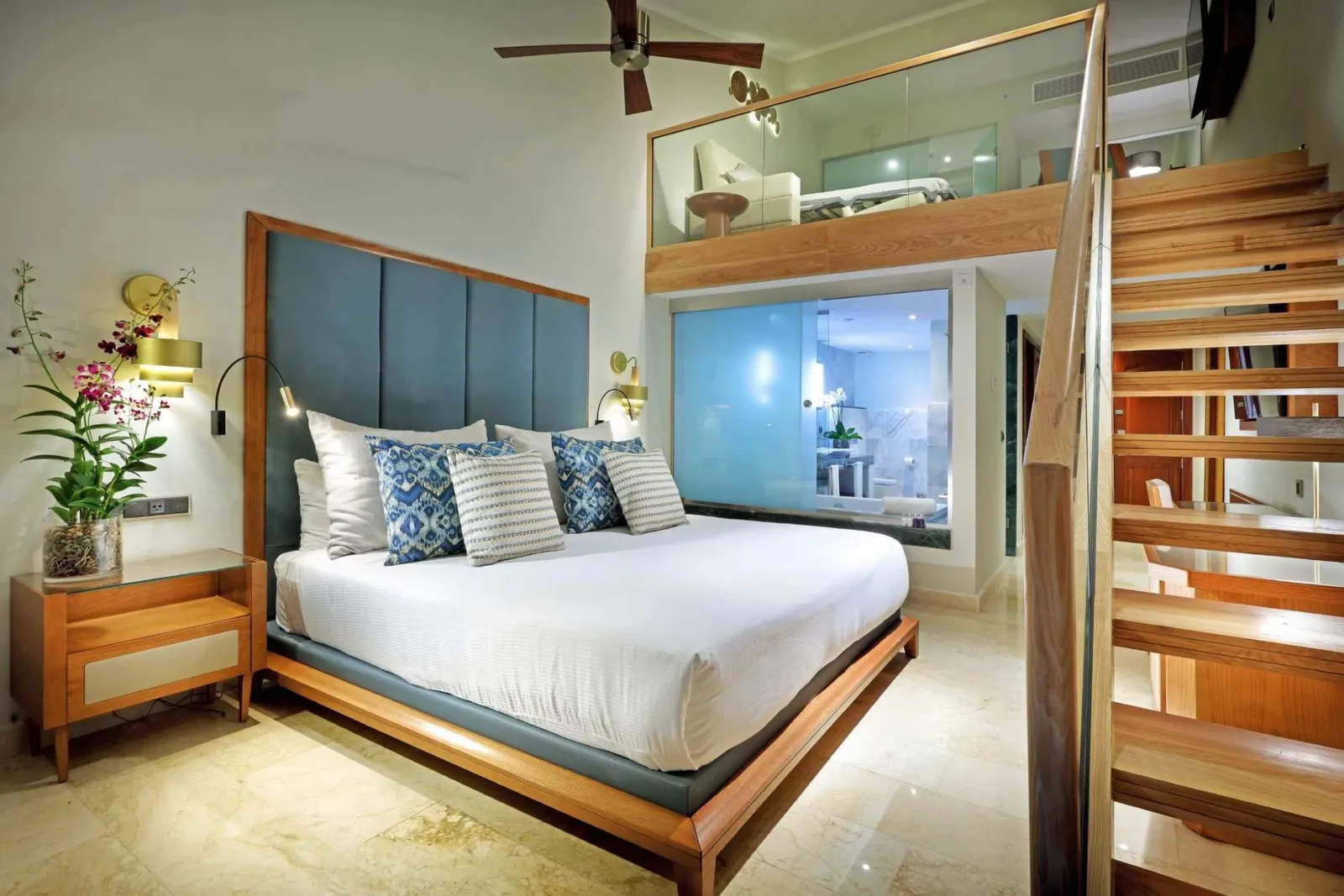 Grand-Palladium-Punta-Cana-Resort-Spa-loft-room-cama