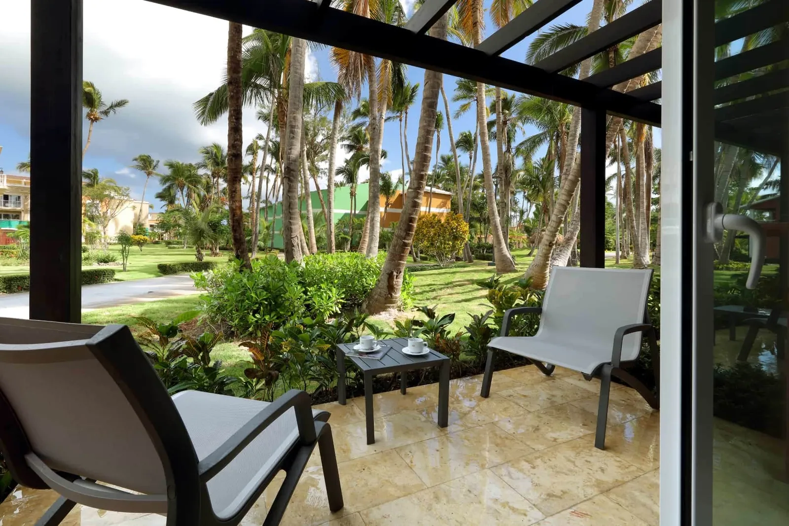 Grand-Palladium-Punta-Cana-Junior-Suite-garden-view
