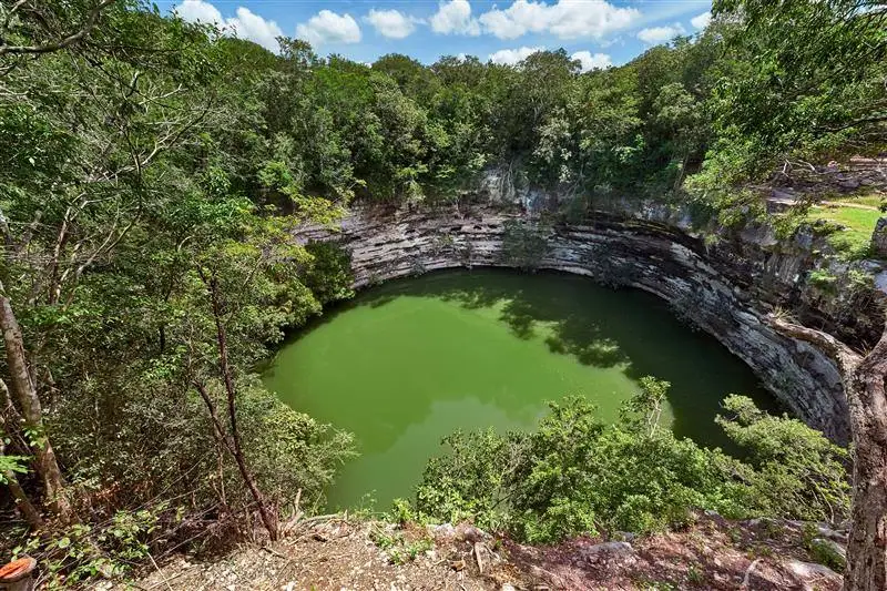 cenote chichen-itza