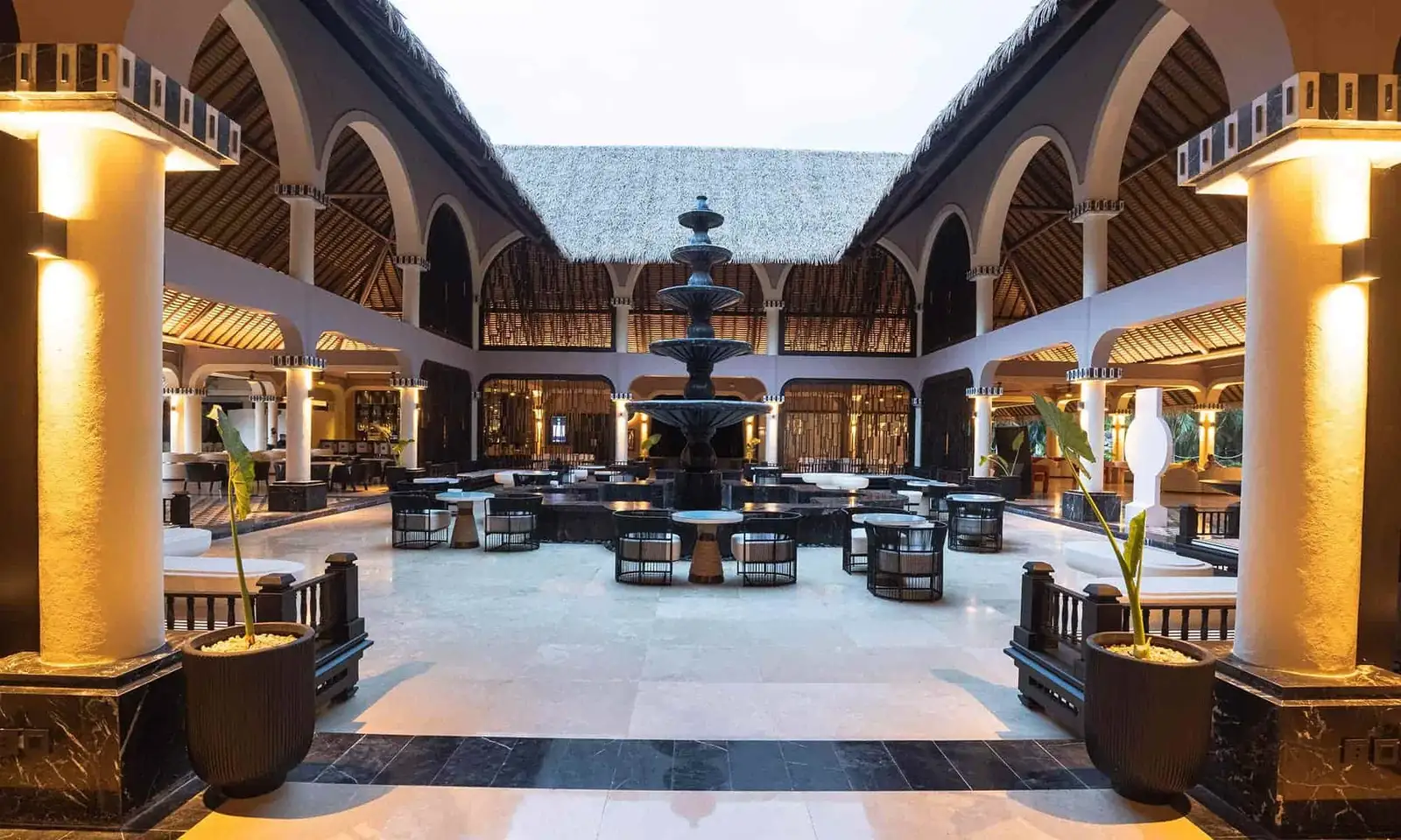 Grand Palladium Colonial lobby