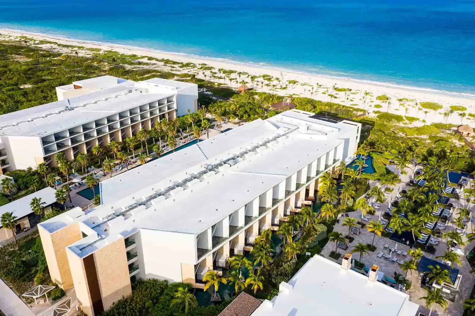 Family-Selection-Grand-Palladium-Costa-Mujeres-Junior-Suite-beachside-ocean-view-vista2