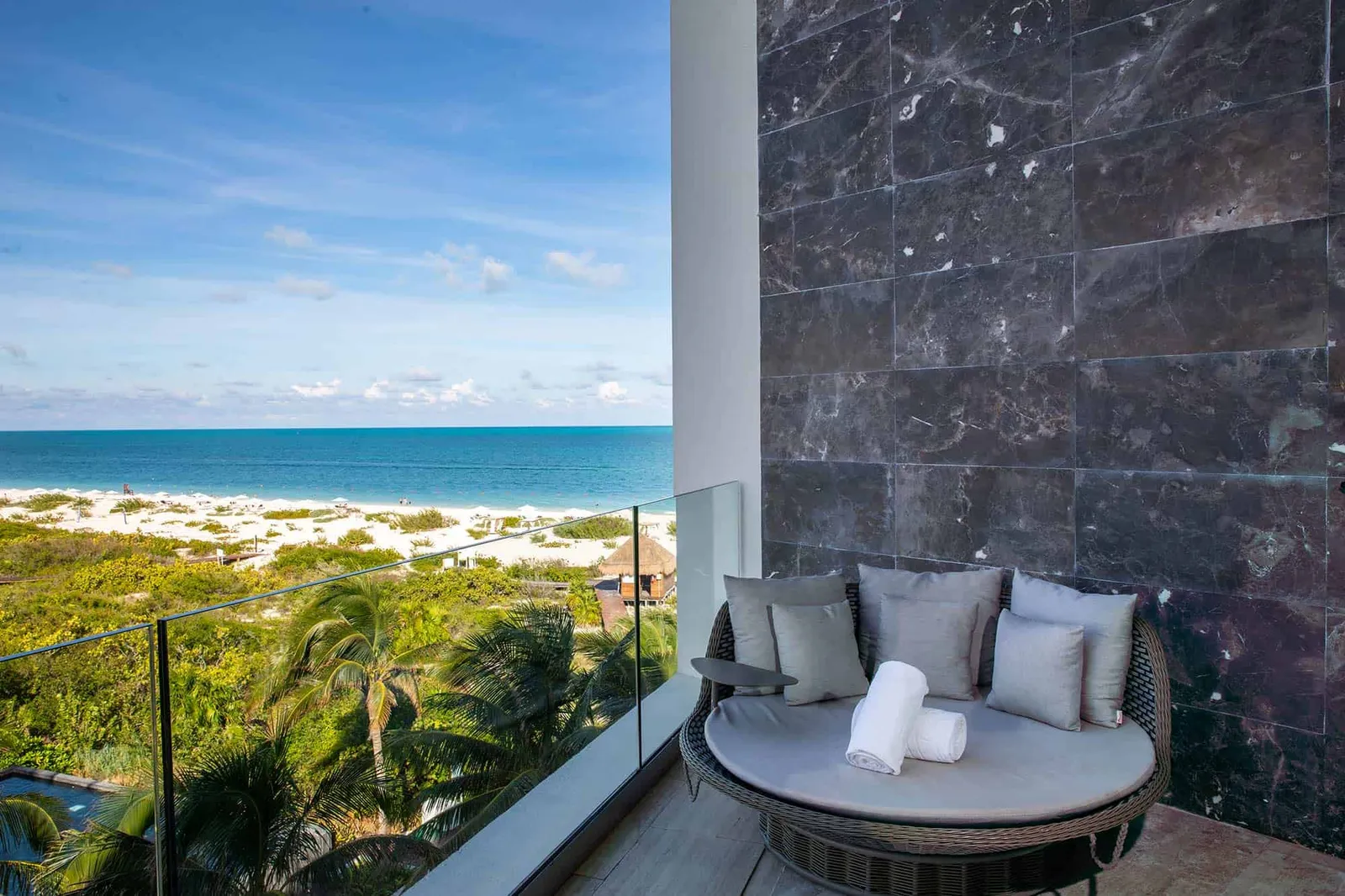 TRS-Coral-Hotel-Loft-Suite-Jacuzzi-Terrace-Ocean-View-vista2