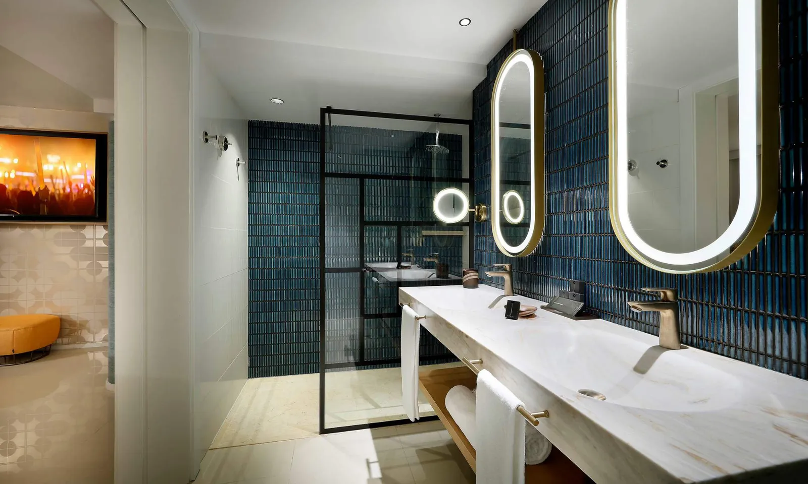 06-PLATINUM-SUITE-HRHM