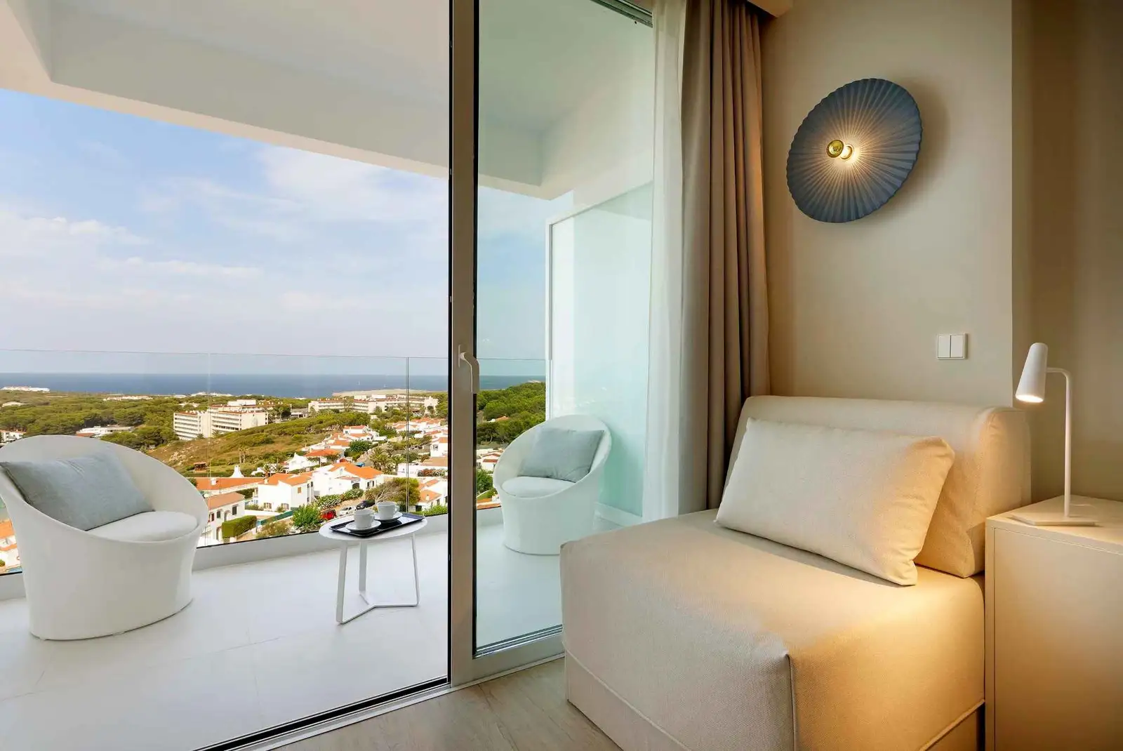 Grand-Palladium-Menorca-Connecting-Family-Deluxe-vista-mar5