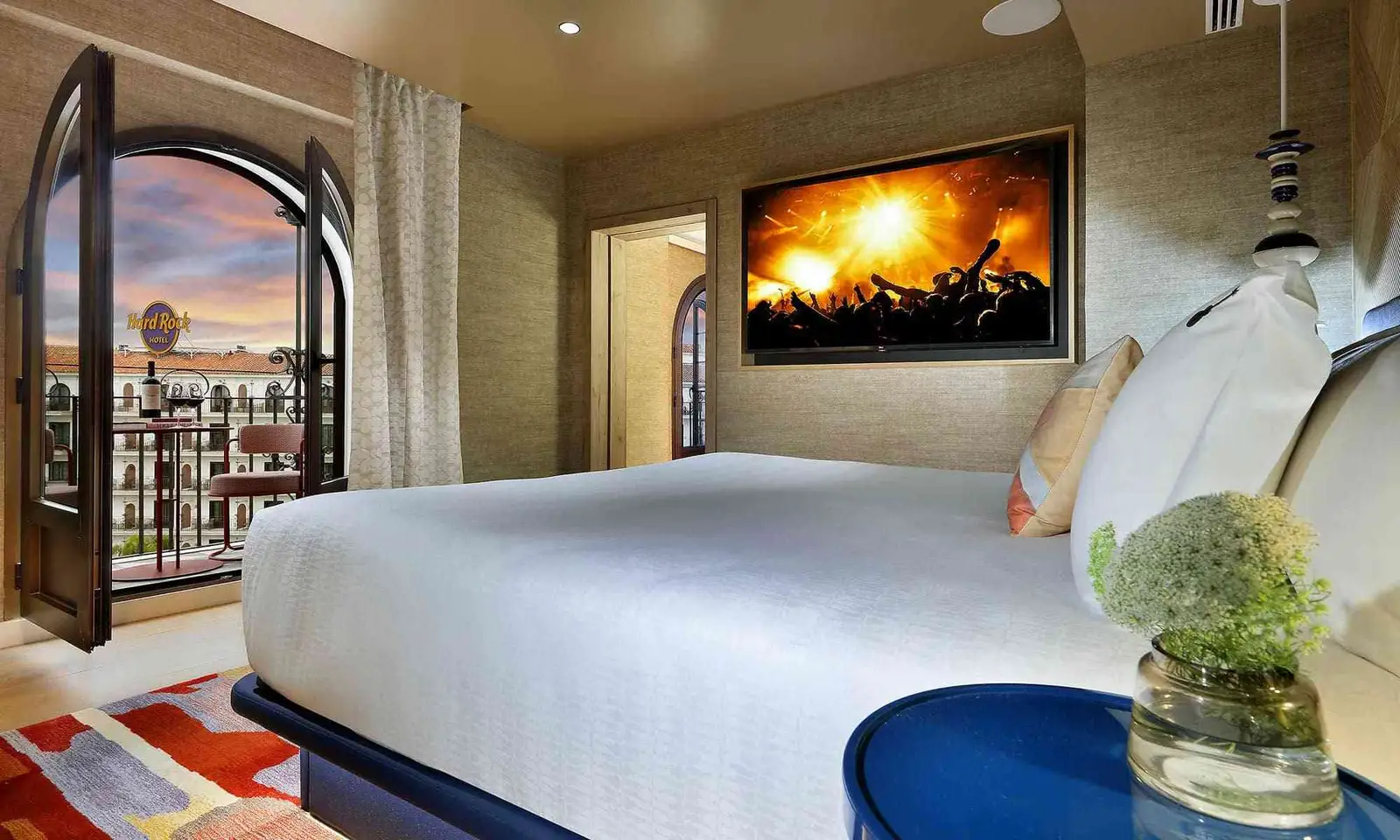 HRH-MARBELLA-ROCK-STAR-SUITE-4