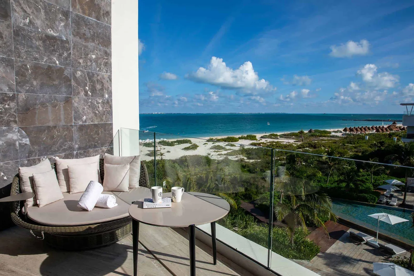 TRS-Coral-Hotel-Loft-Suite-Jacuzzi-Terrace-Ocean-View-vista