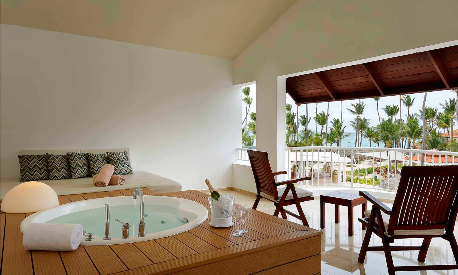 TRS-TURQUESA-JACUZZI-TERRACE-SUITE-BEACHSIDE-5038_MG_2163