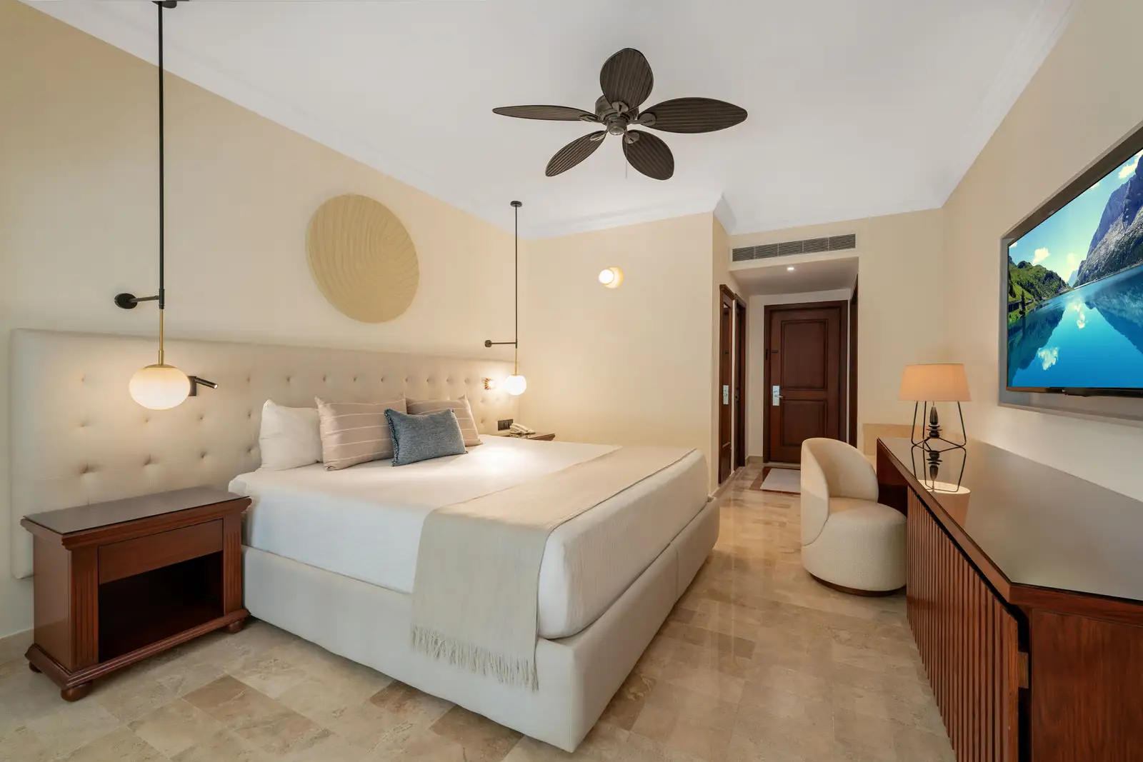 Junior Suite Poolside