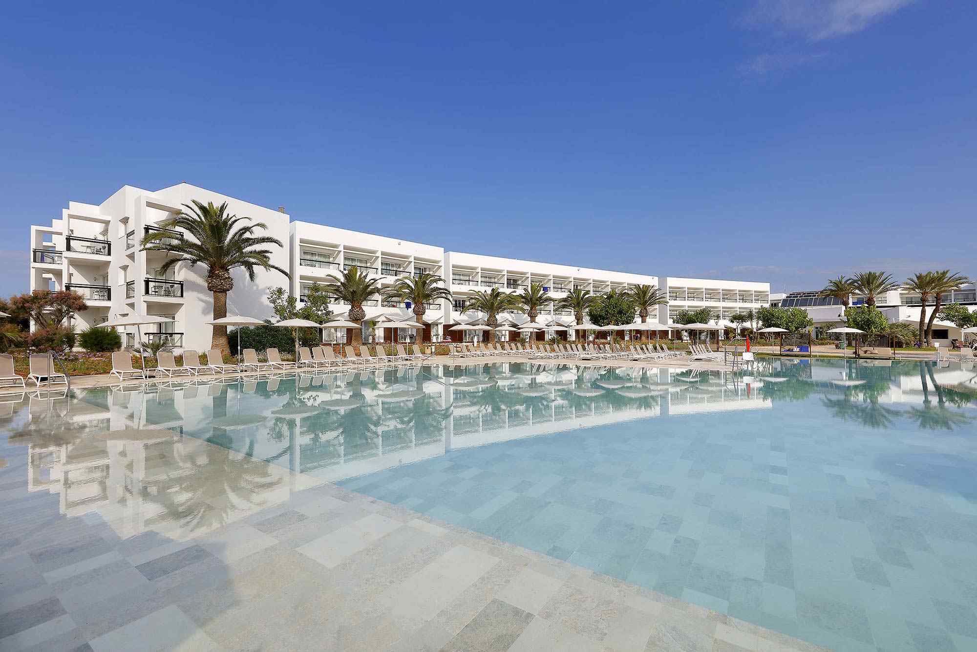 Grand-Palladium-Palace-Ibiza-Resort-Spa-Piscinas7