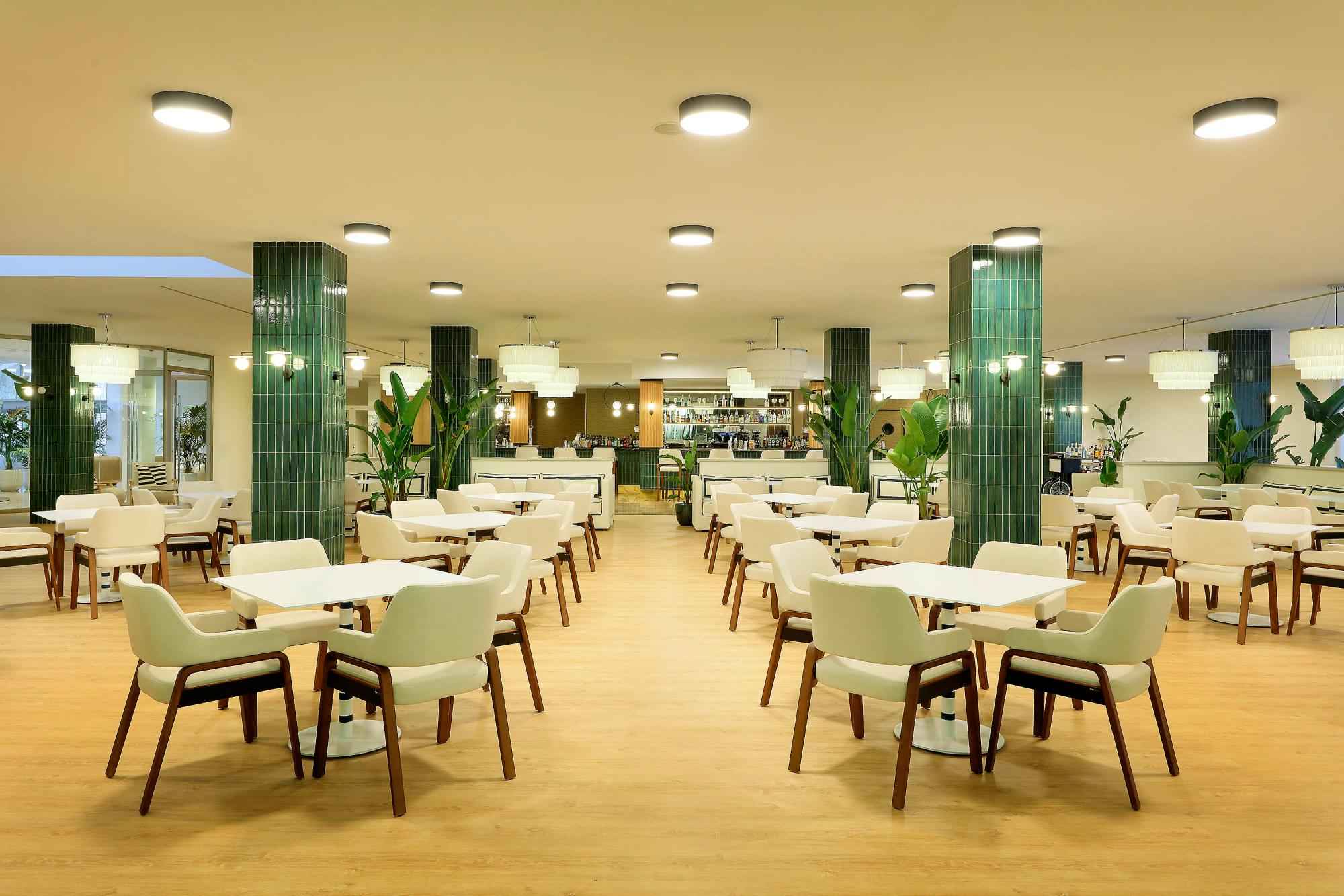 Salinas Lobby Bar