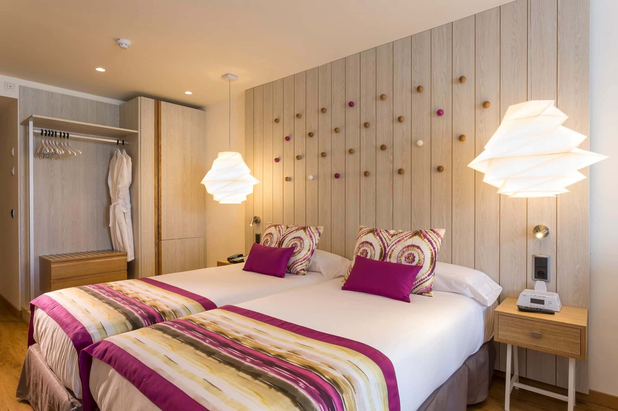 Grand-Palladium-White-Island-connecting-family-doble2