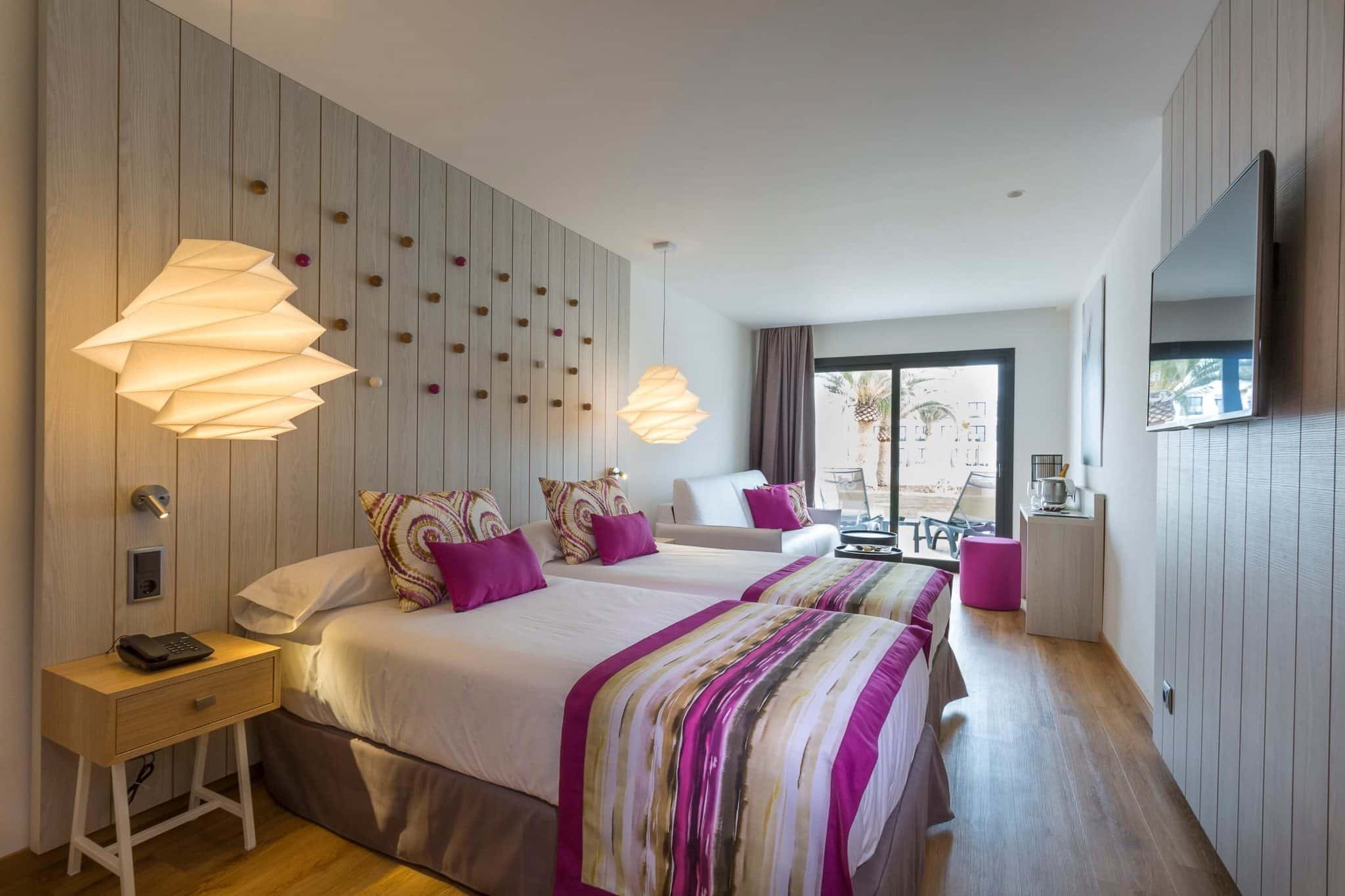 Grand-Palladium-White-Island-connecting-family-superior4