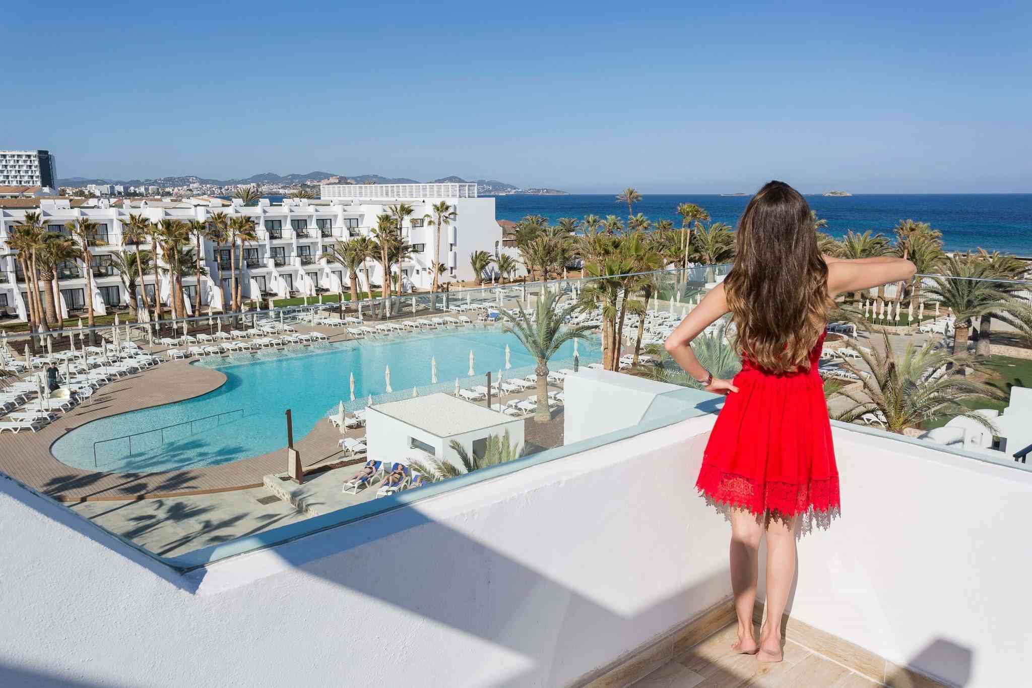 grand-palladium-white-island-deluxe-terrace3