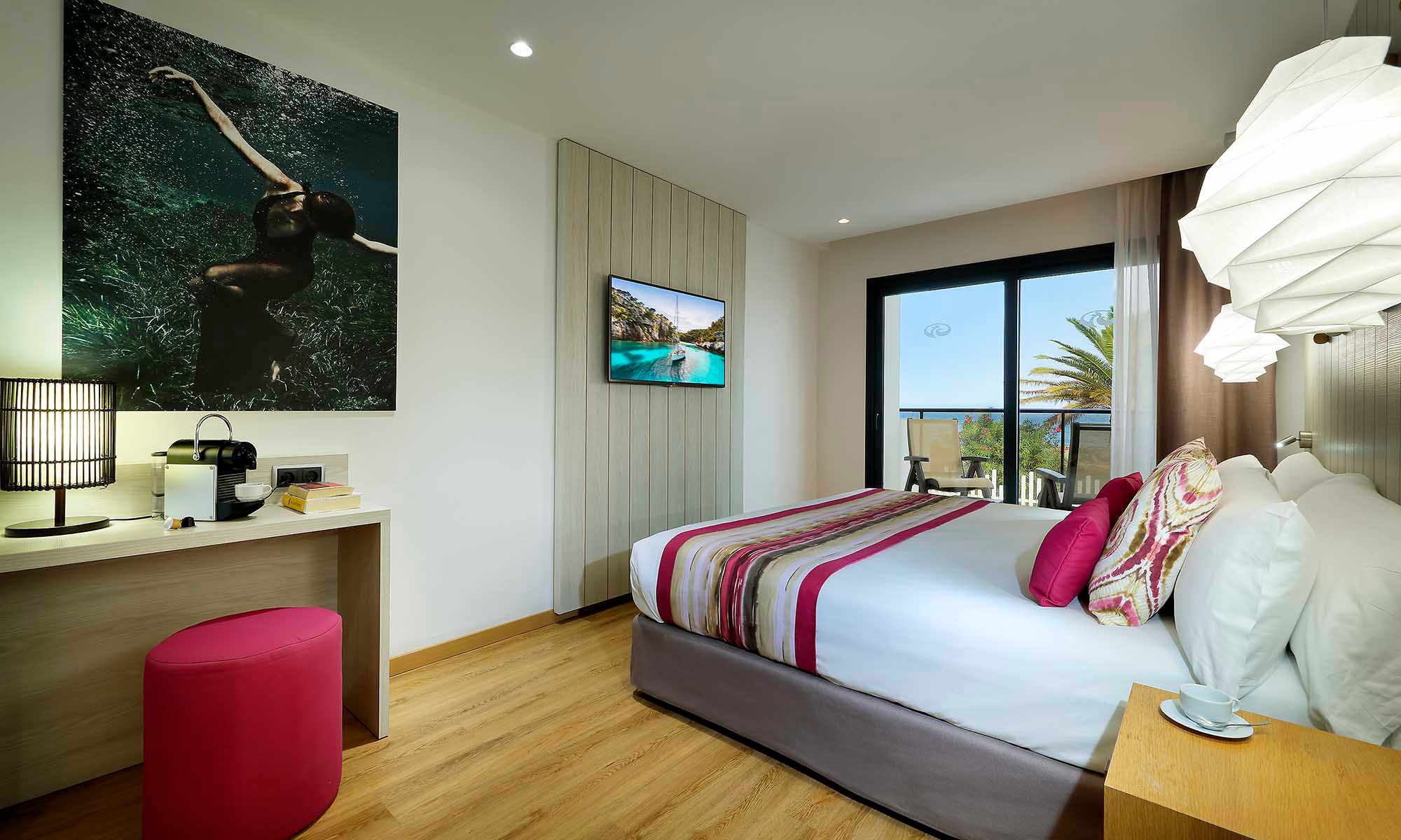 GP-WHITE-ISLAND-HABIT-DELUXE-SEAFRONT-VIEW-6109_MG_9757