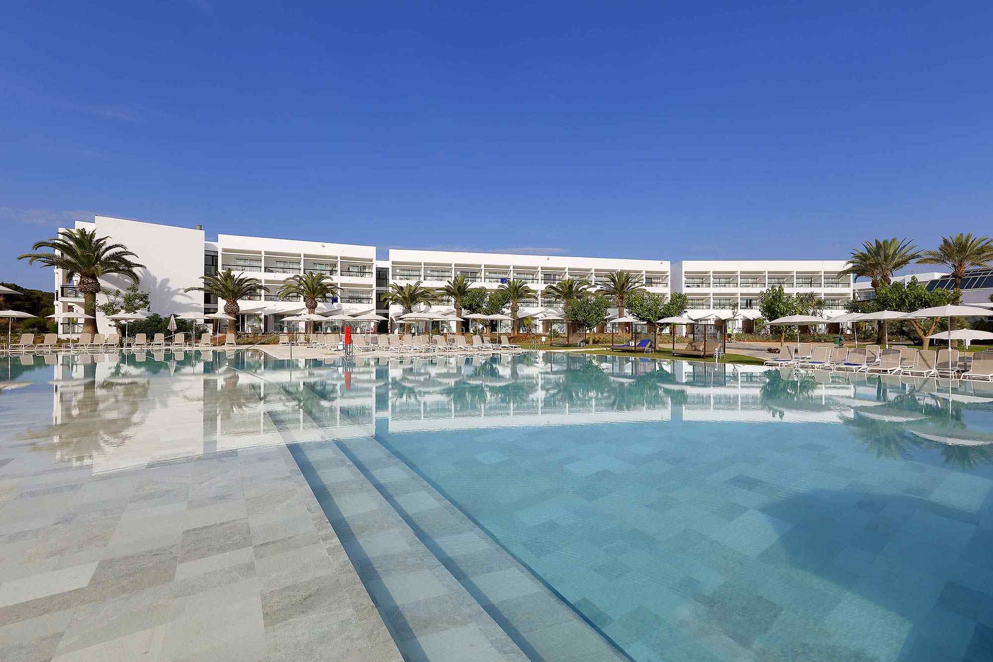 Grand-Palladium-Palace-Ibiza-Resort-Spa-Piscinas8