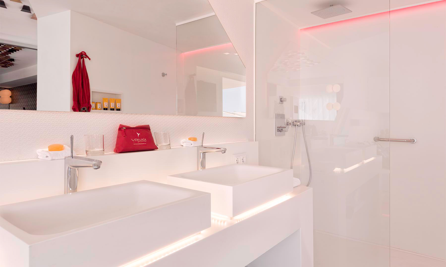 ushuaia-ibiza-beach-hotel-backstage-suite-4