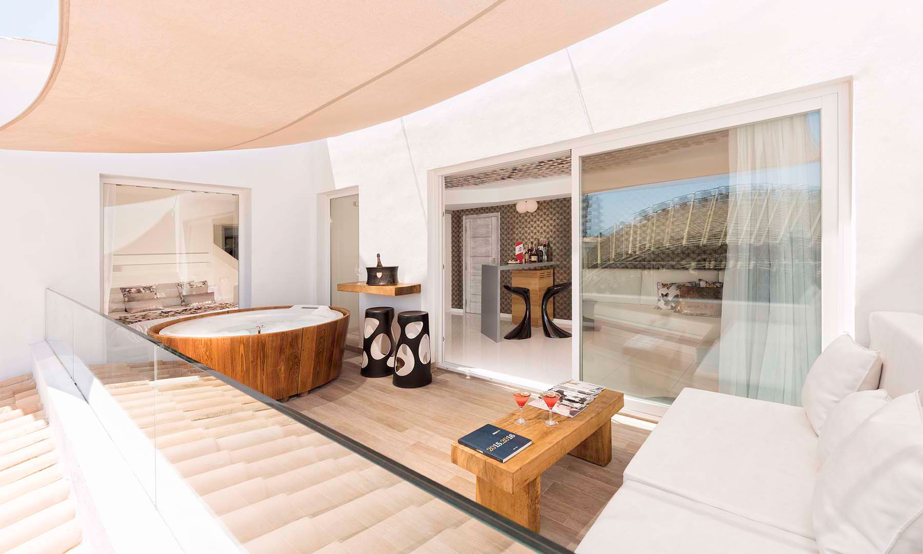 ushuaia-ibiza-beach-hotel-backstage-suite-7