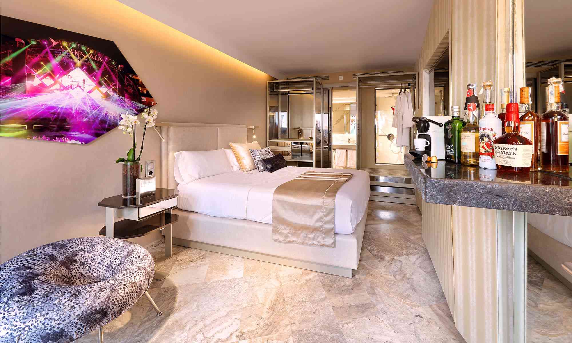 ushuaia-ibiza-beach-hotel-party-all-night-long6