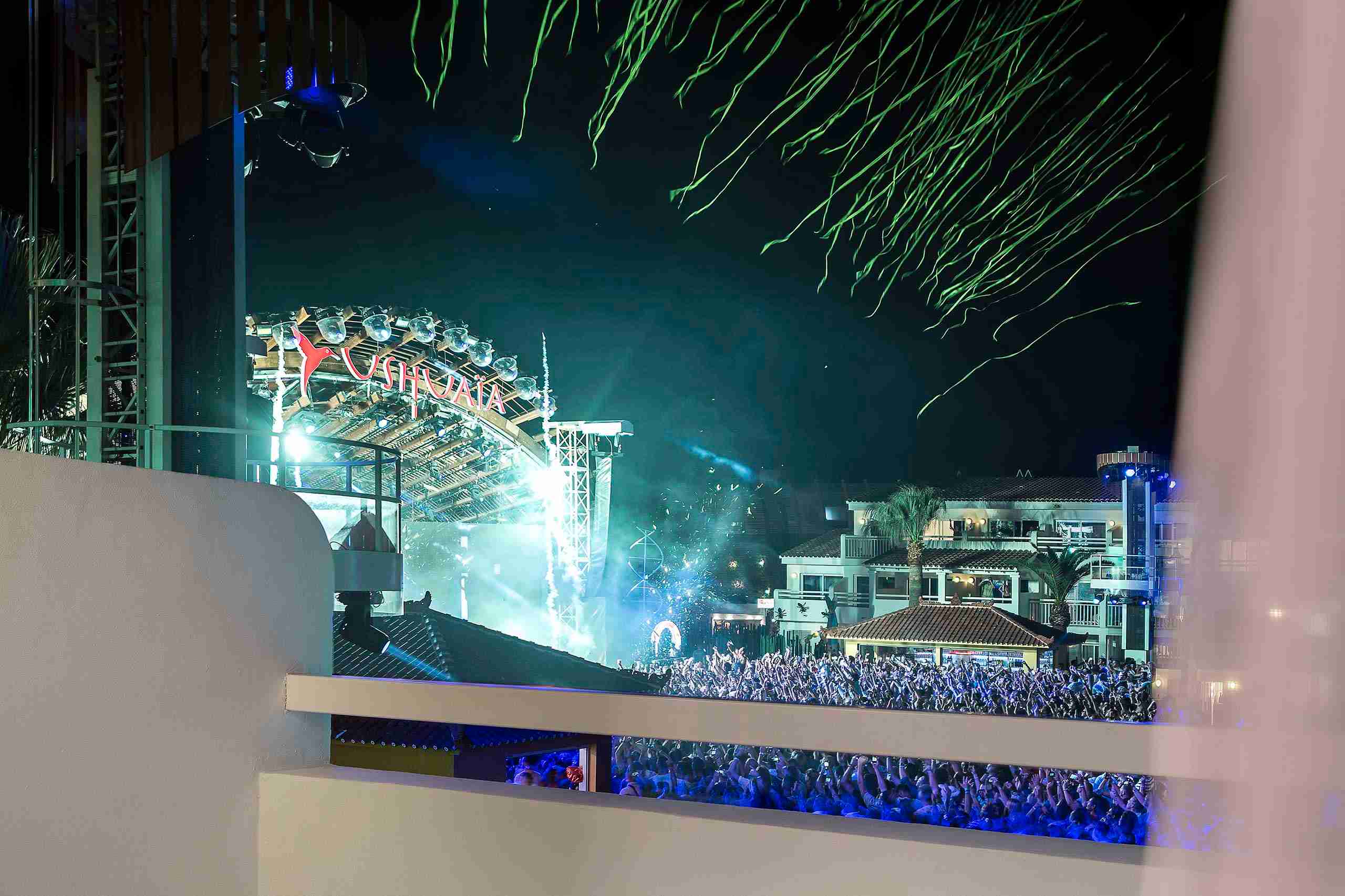 ushuaia-ibiza-beach-hotel-superior-party-view5