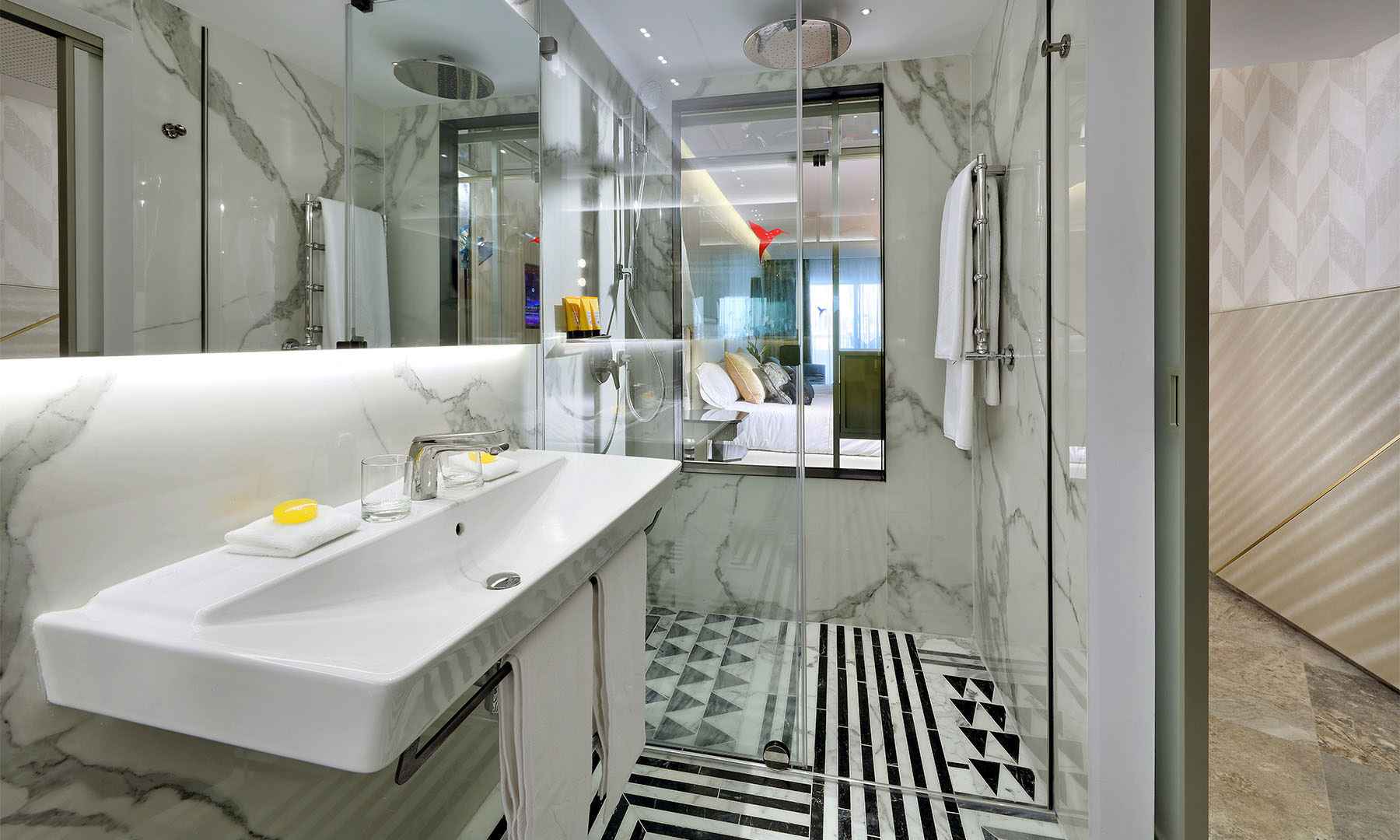 ushuaia-ibiza-beach-hotel-superior-party-view6