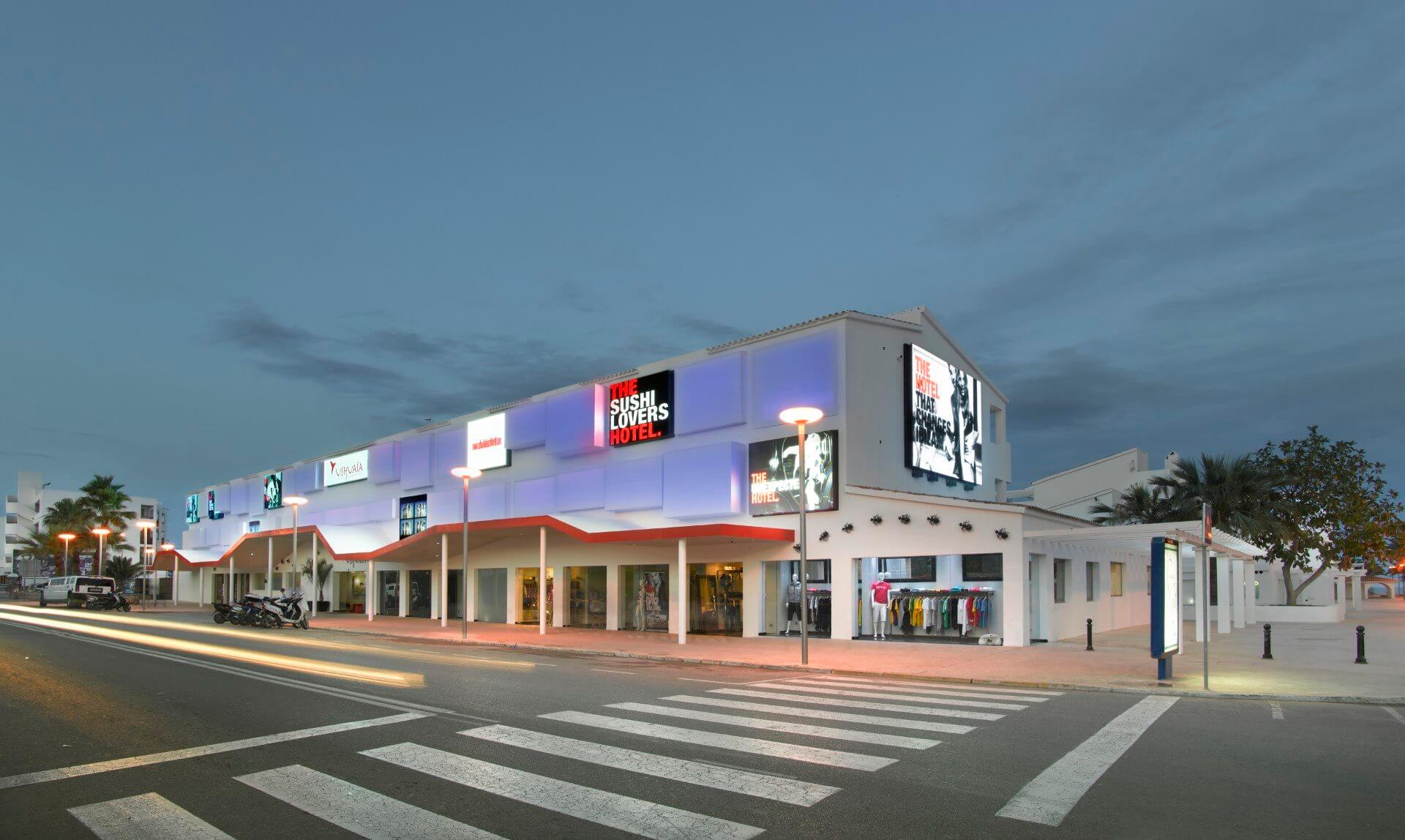 ushuaia-ibiza-beach-hotel-tienda-fachada