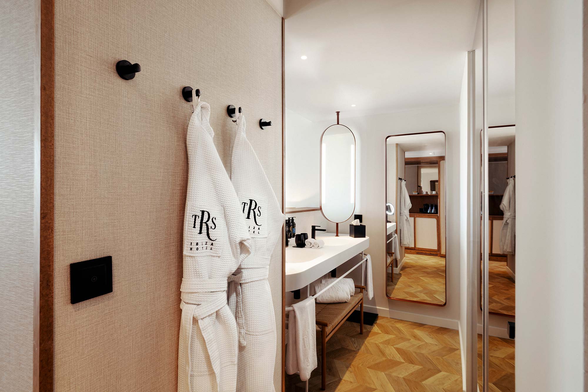 the-signature-level-junior-suite-jacuzzi-terrace-5