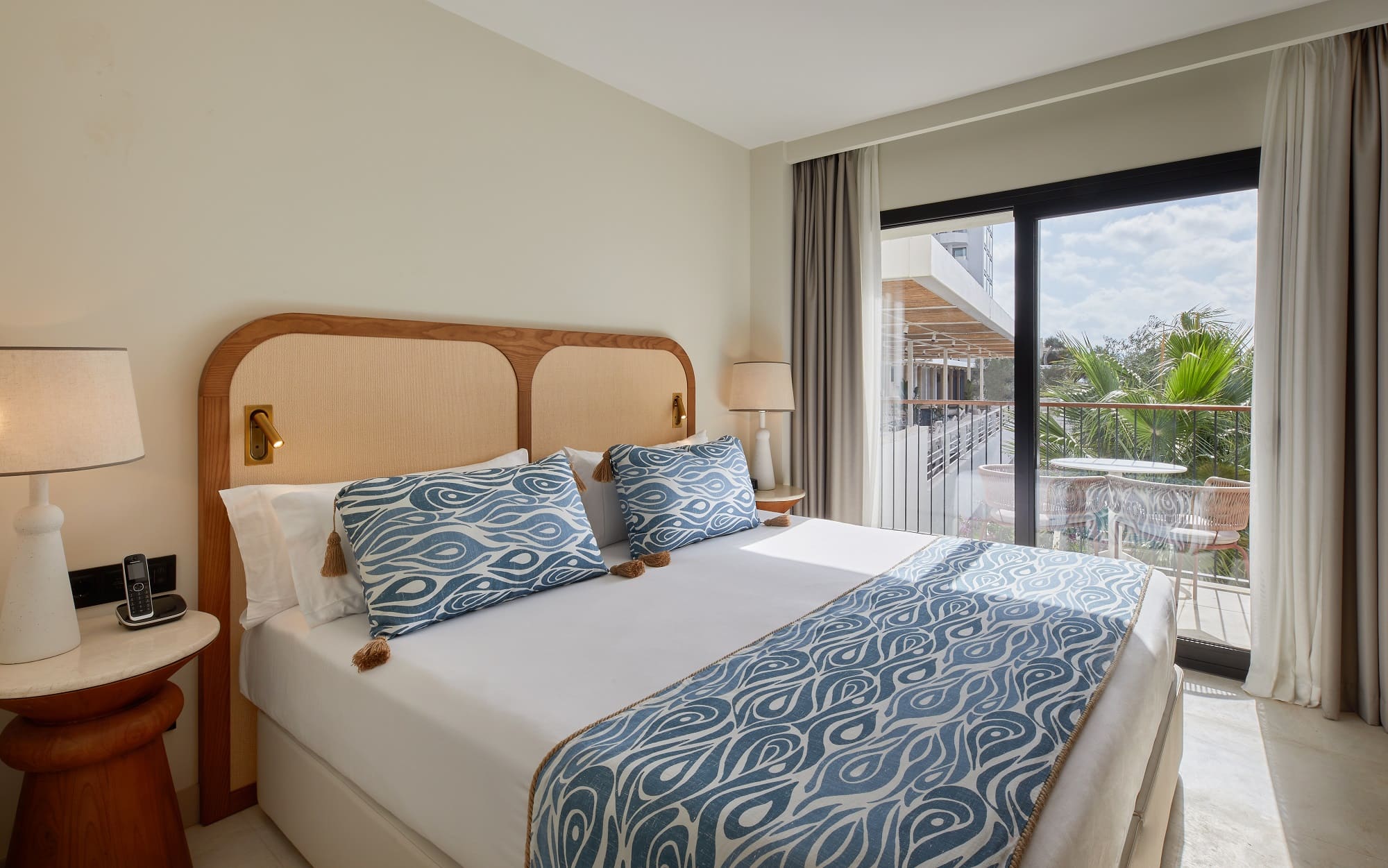 trs_ibiza_cama_habitacion_deluxe