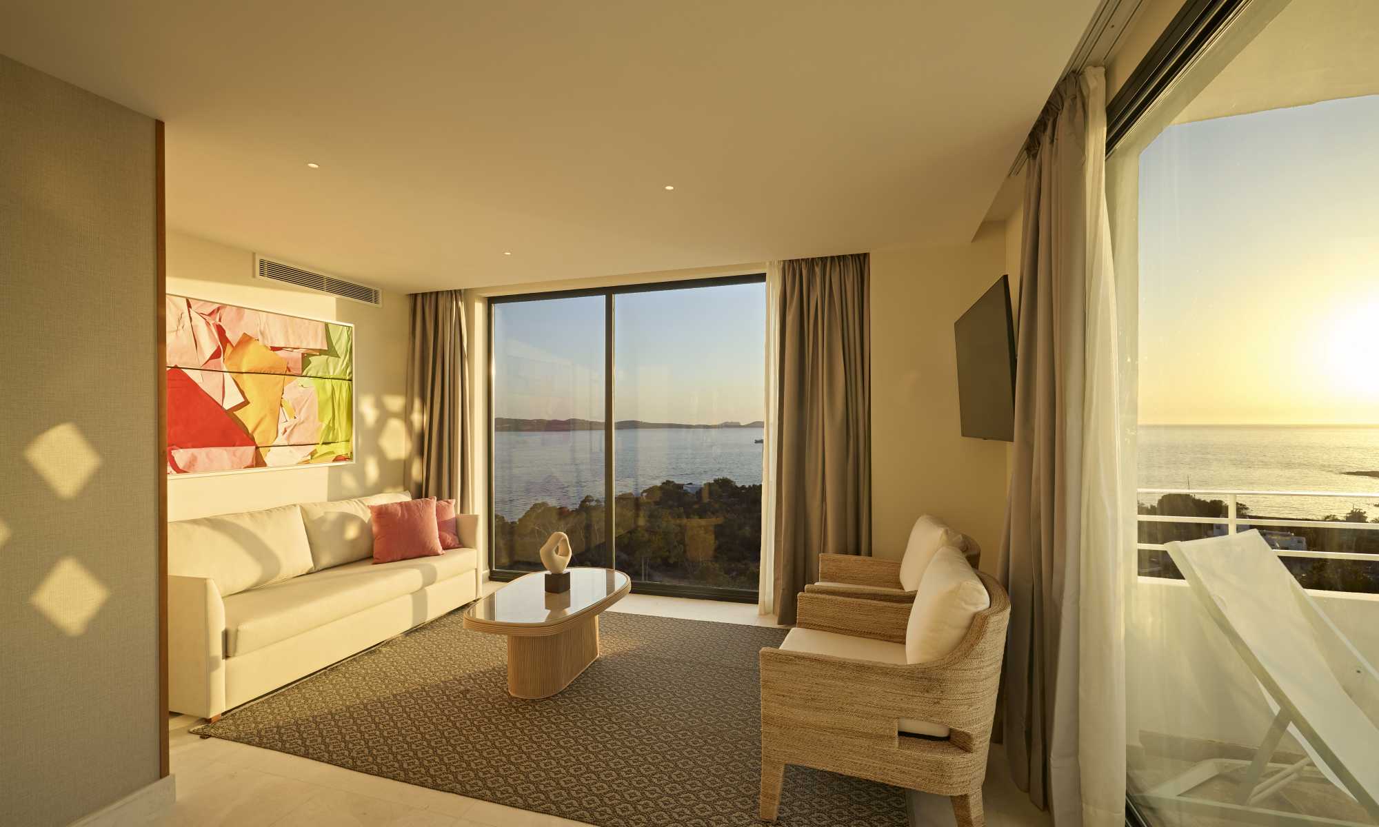 Signature-Level-TRS-Ibiza-Hotel-Presidential-Suite-2