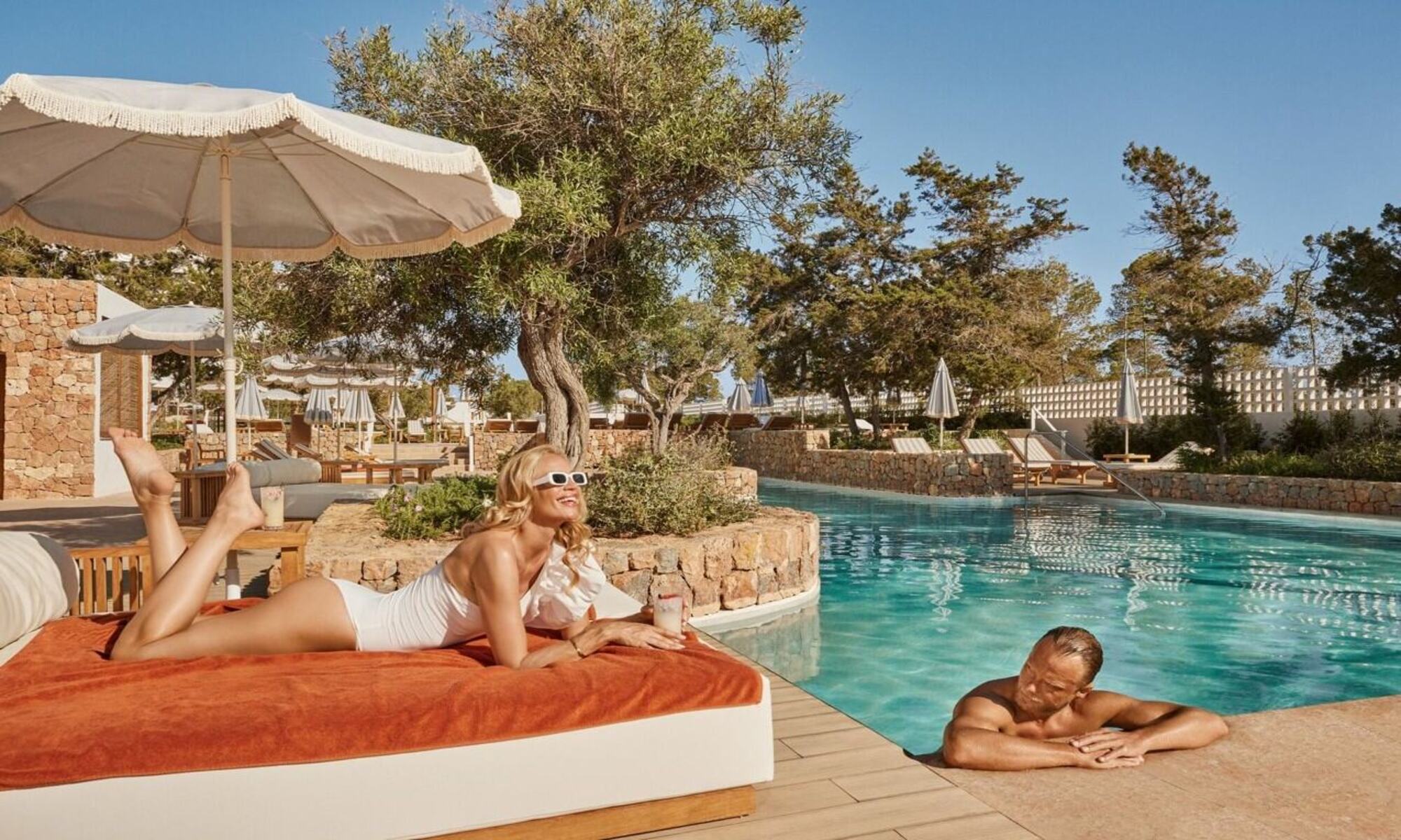 TRS Ibiza piscina