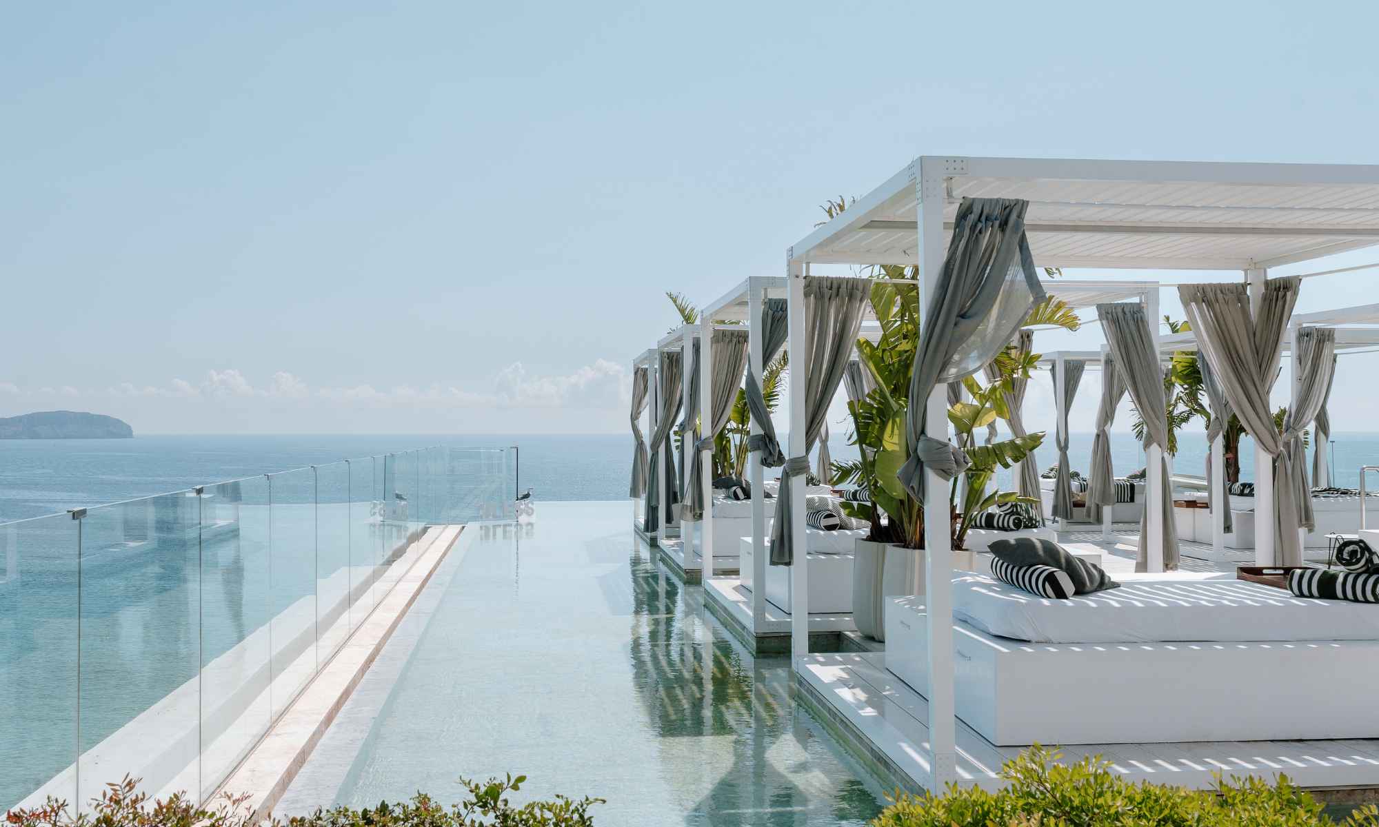 bless ibiza cala nova piscina