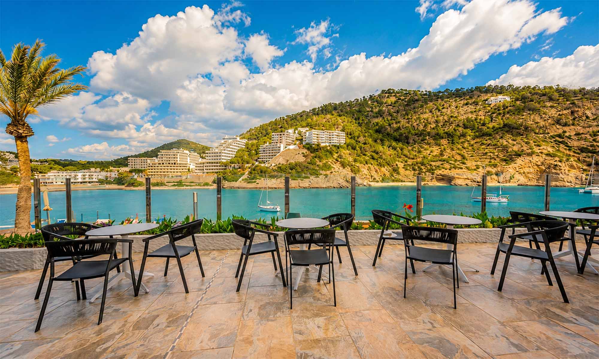 Palladium Cala Llonga Pool bar