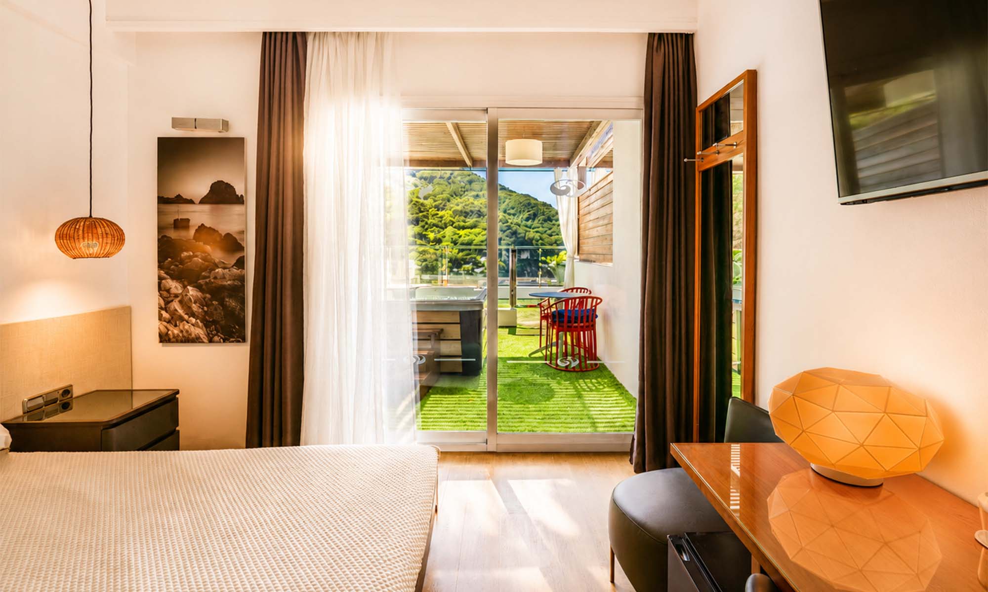 deluxe_jacuzzi_terrace_02