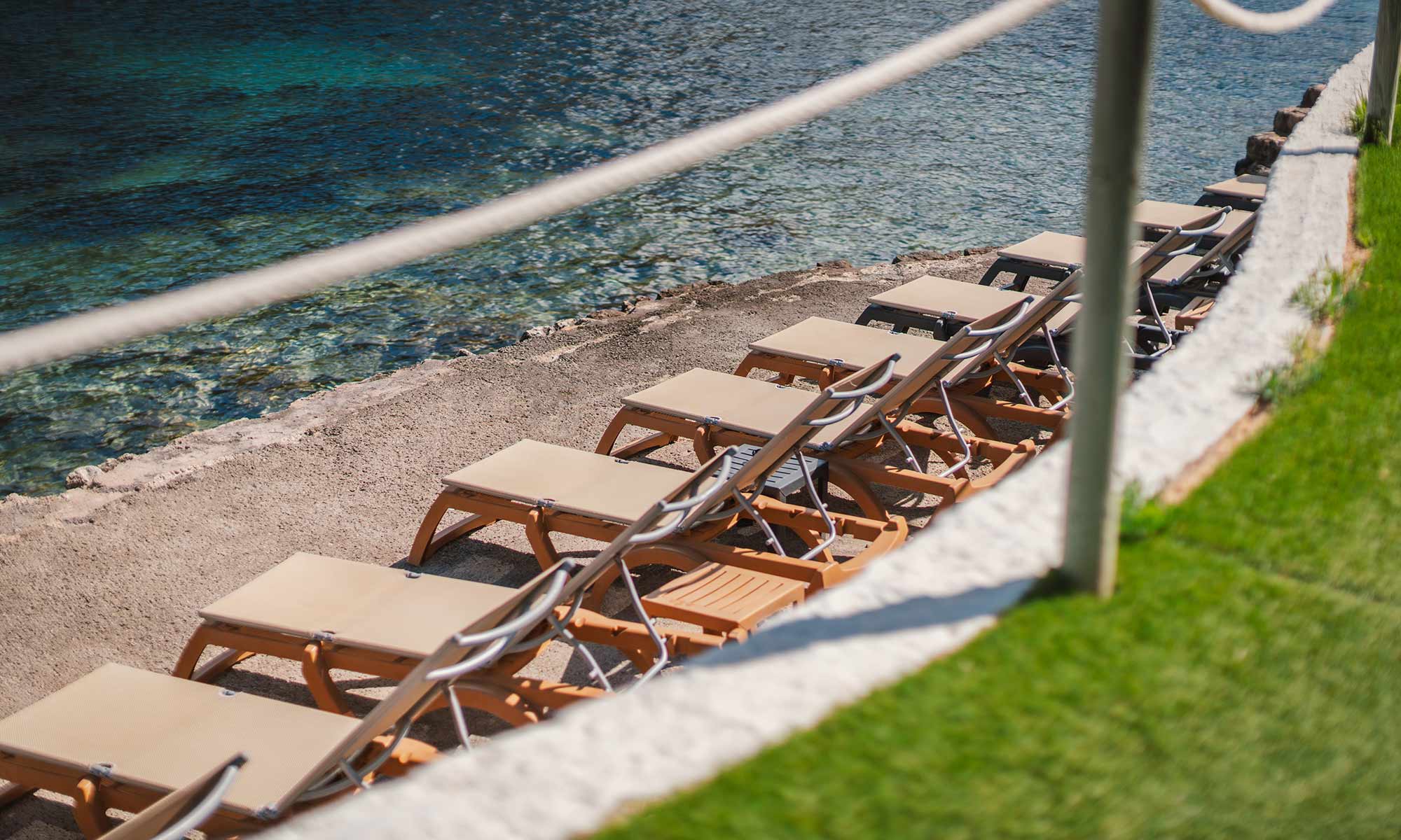 palladium hotel cala llonga hamacas