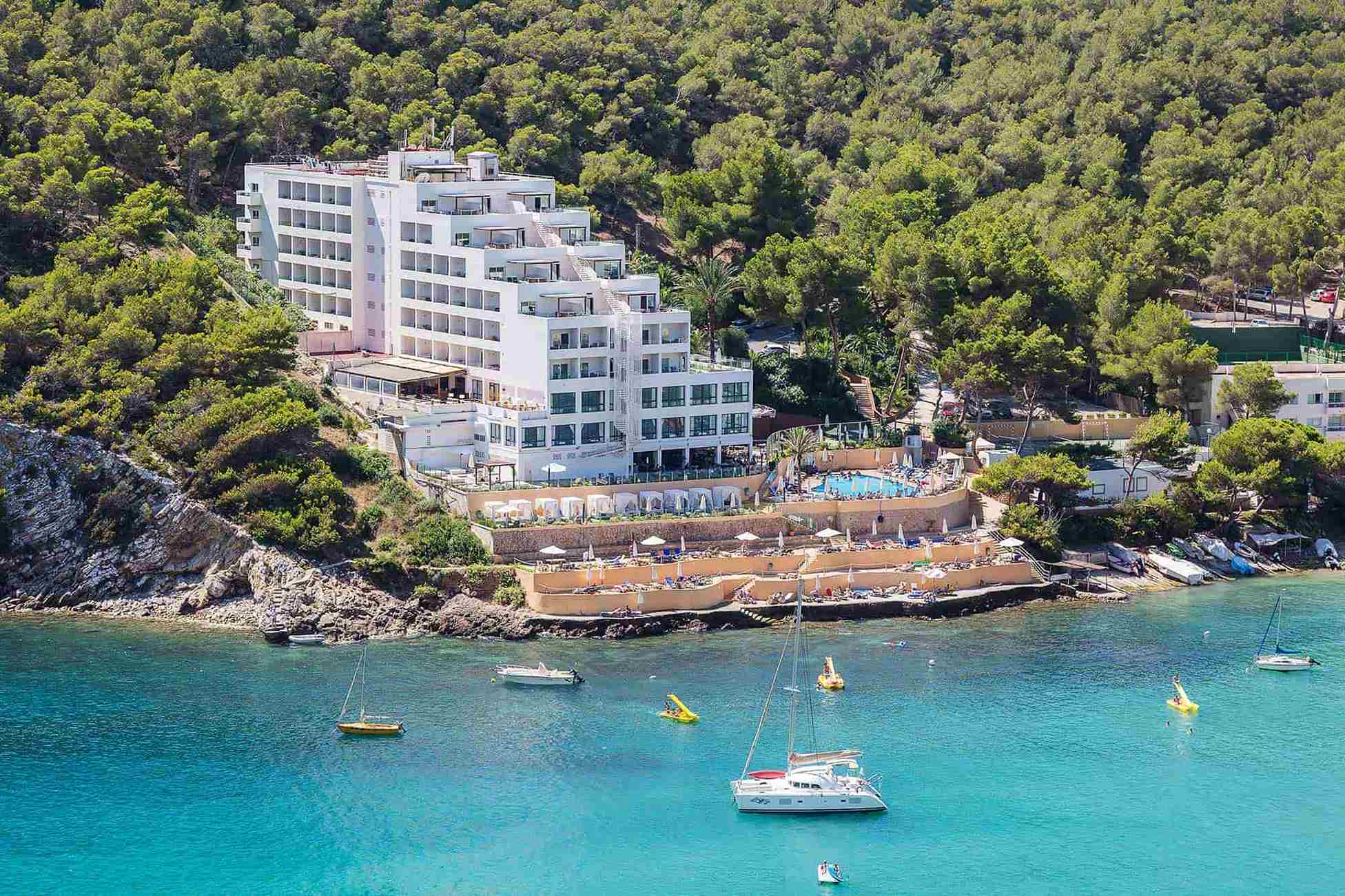 Palladium-Hotel-Cala-Llonga_Vista-aerea-hotel