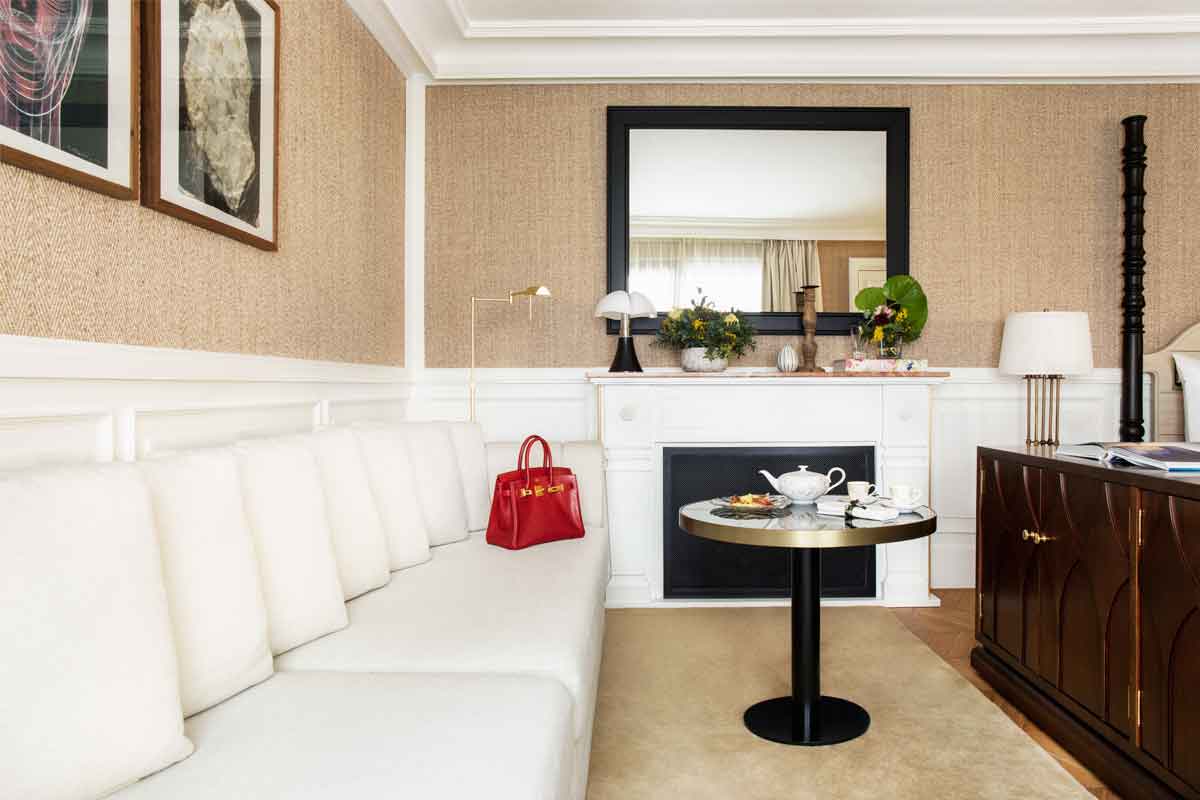 BHM_BLESS_YOUR_INSTINCTS_SUITE_1200x800_03_LIFESTYLE_REV00