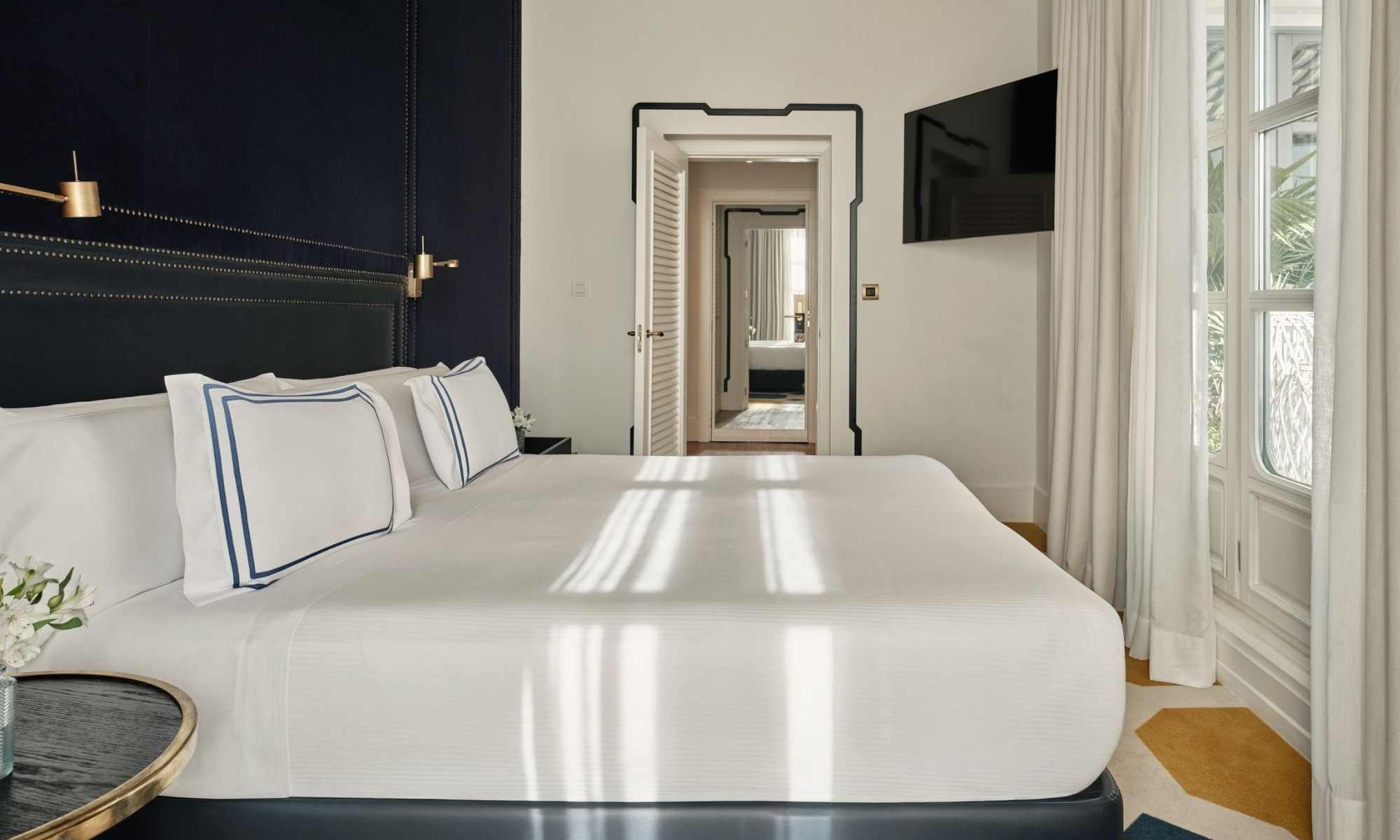 only-you-boutique-hotel-madrid-blue-suite-1