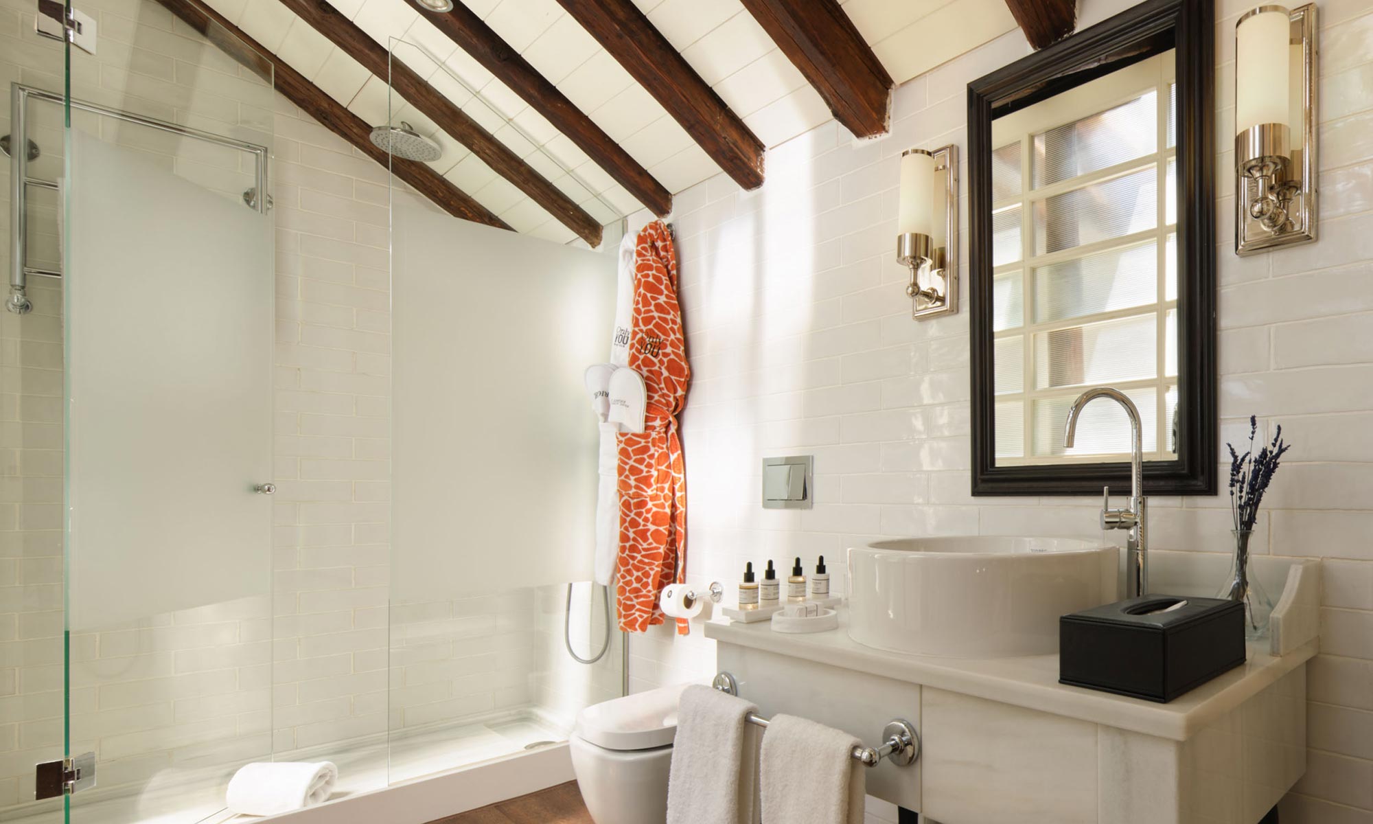 Only-YOU-Boutique-Hotel-Madrid-Suiteheart5