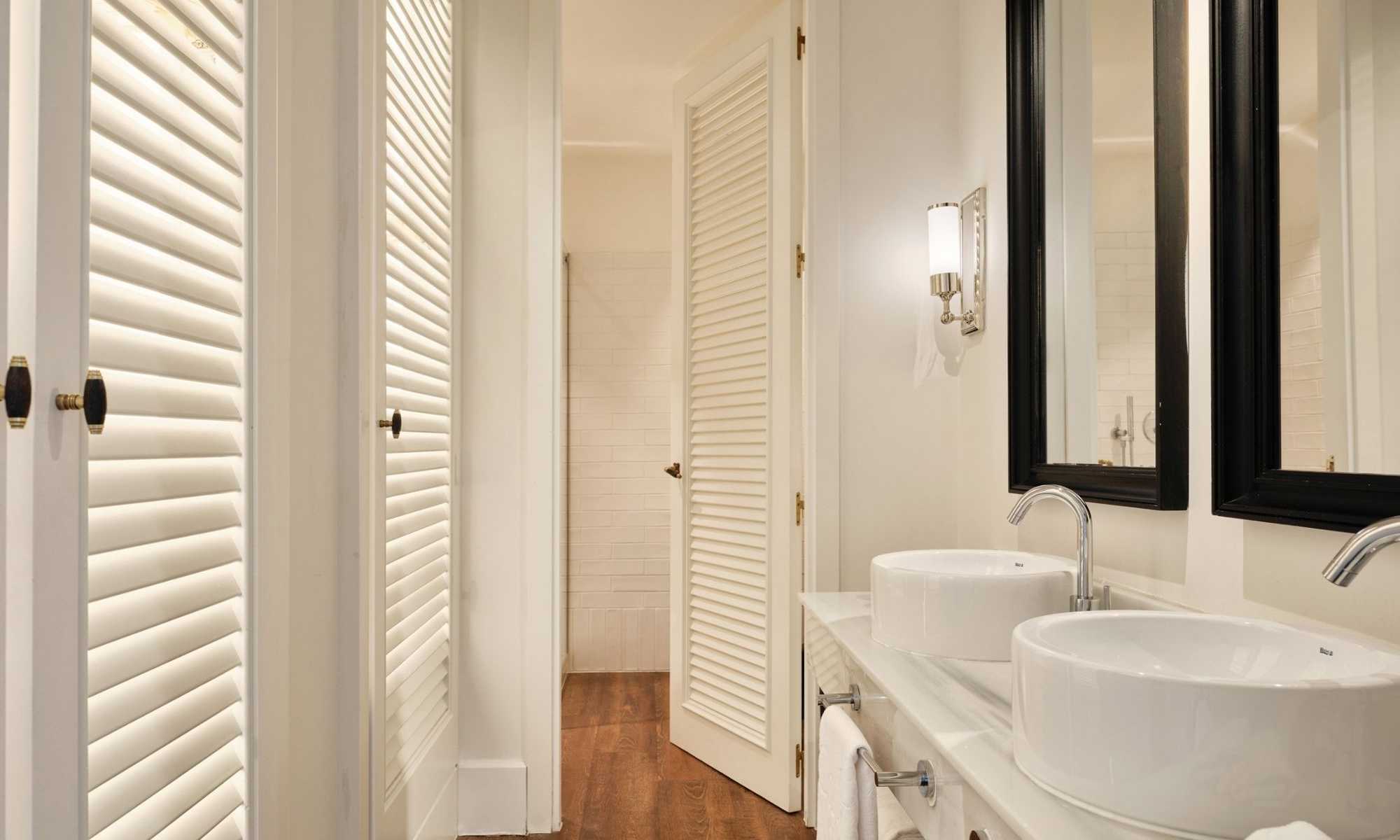 Only YOU Boutique Corner Suite