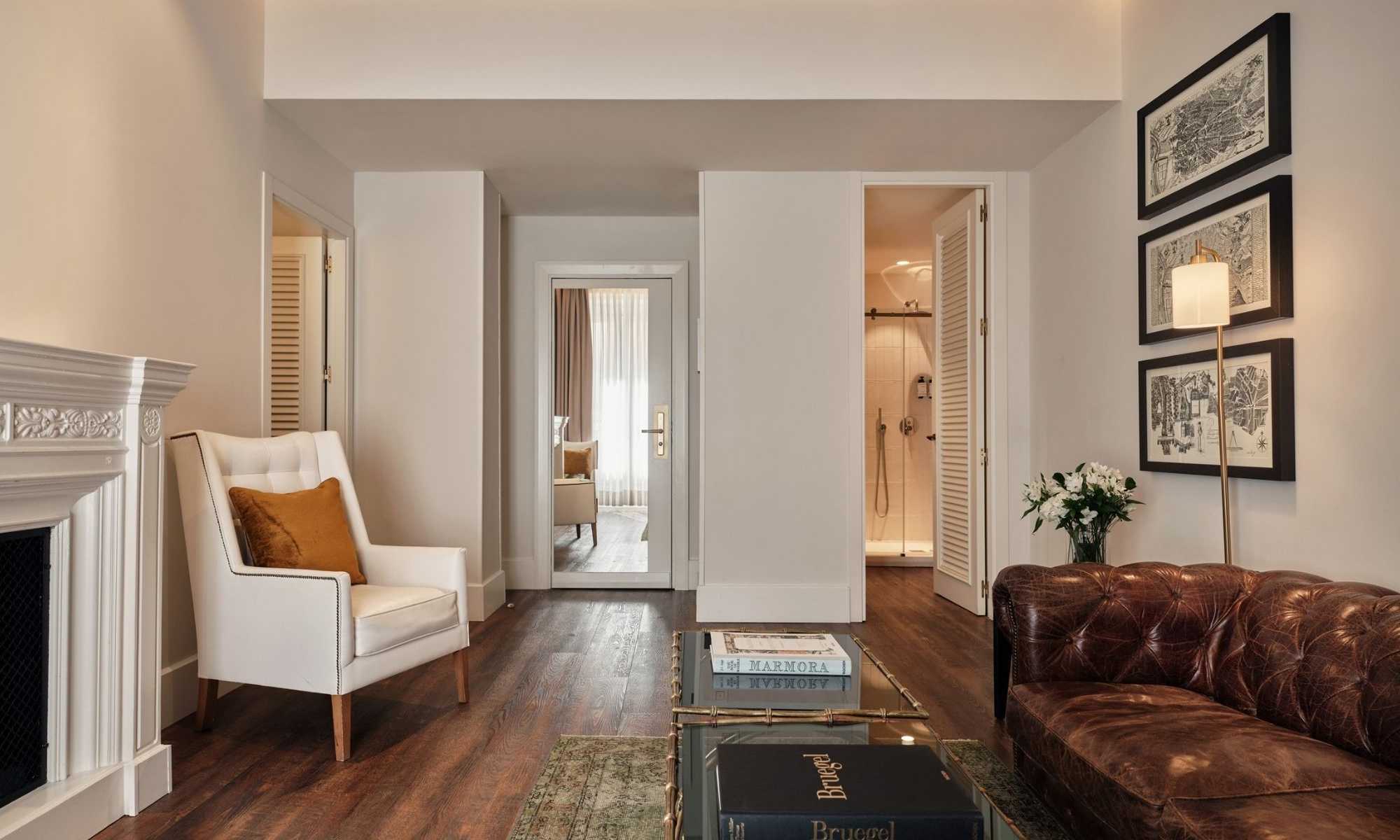 Only YOU Boutique Corner Suite