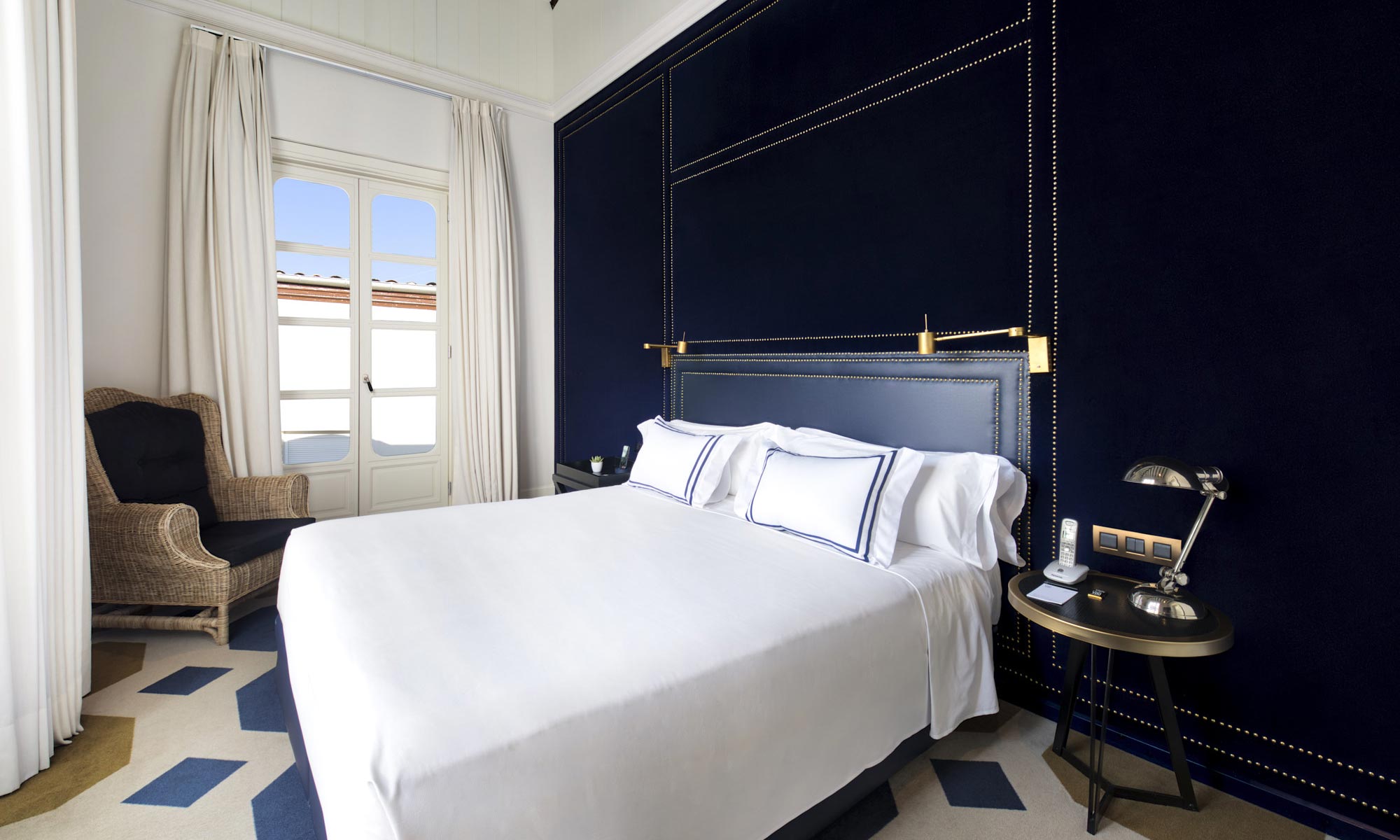 Only-YOU-Boutique-Hotel-Madrid-The-Royal-Blue-Suite2