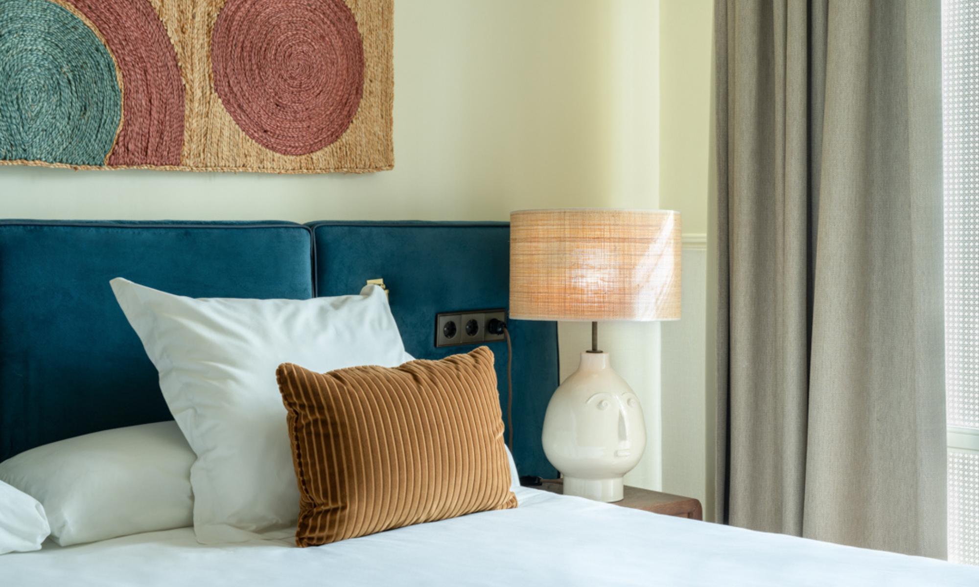 only_you_hotel_sevilla_habitacion_deluxe_cama