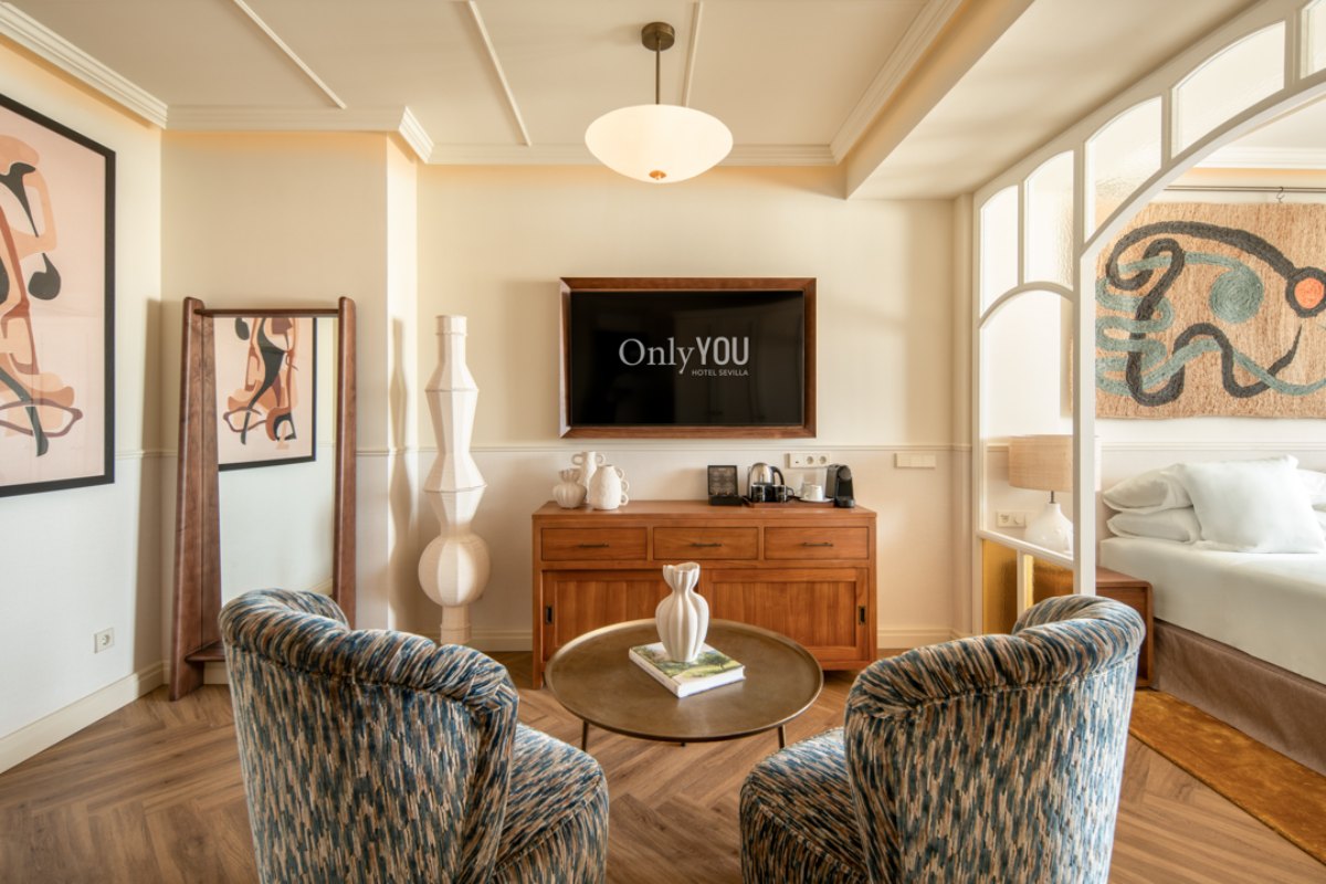 only-you-hotel-sevilla_junior_suite_executive.jpg