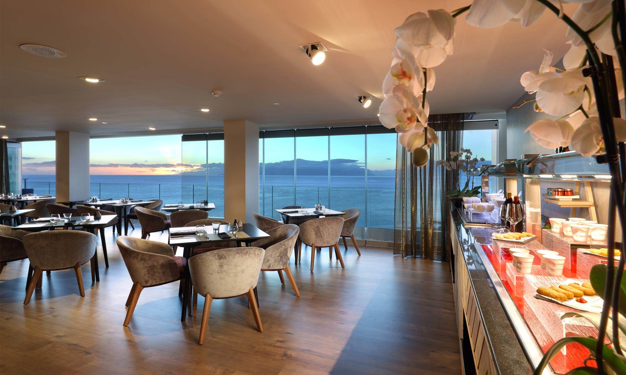 hard rock hotel tenerife rock royalty lounge