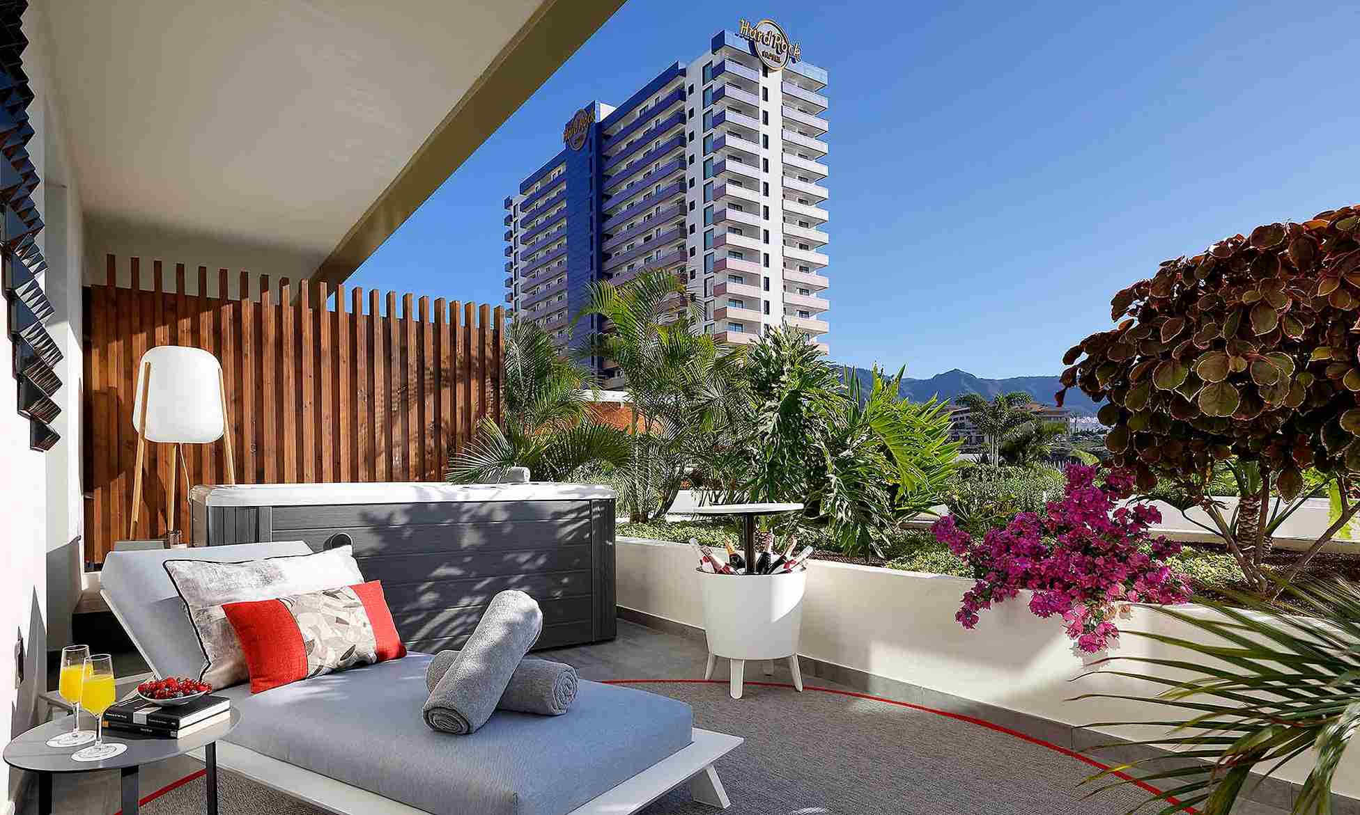 hard-rock-hotel-tenerife_amplified-deluxe_02