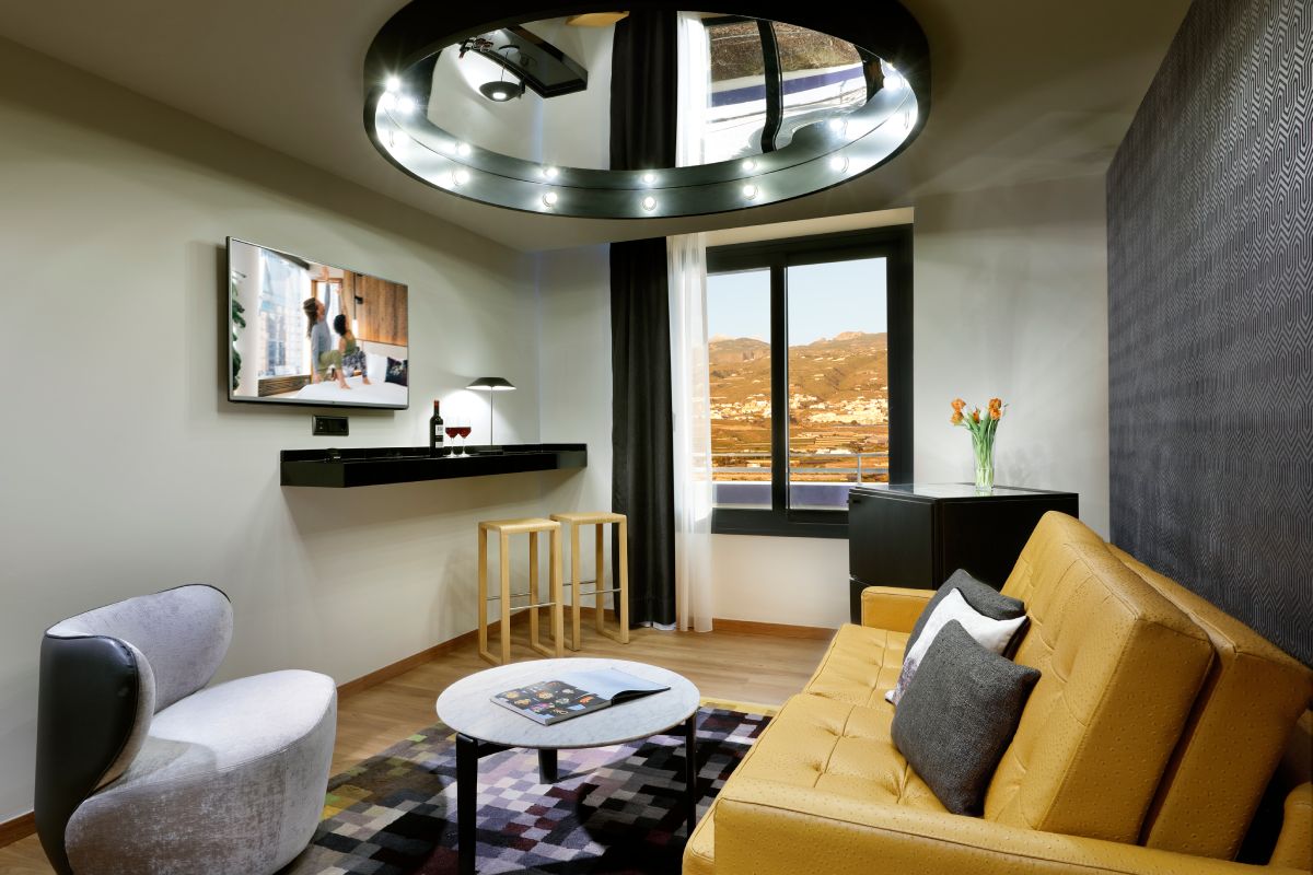 rock-suite-gold-1.jpg