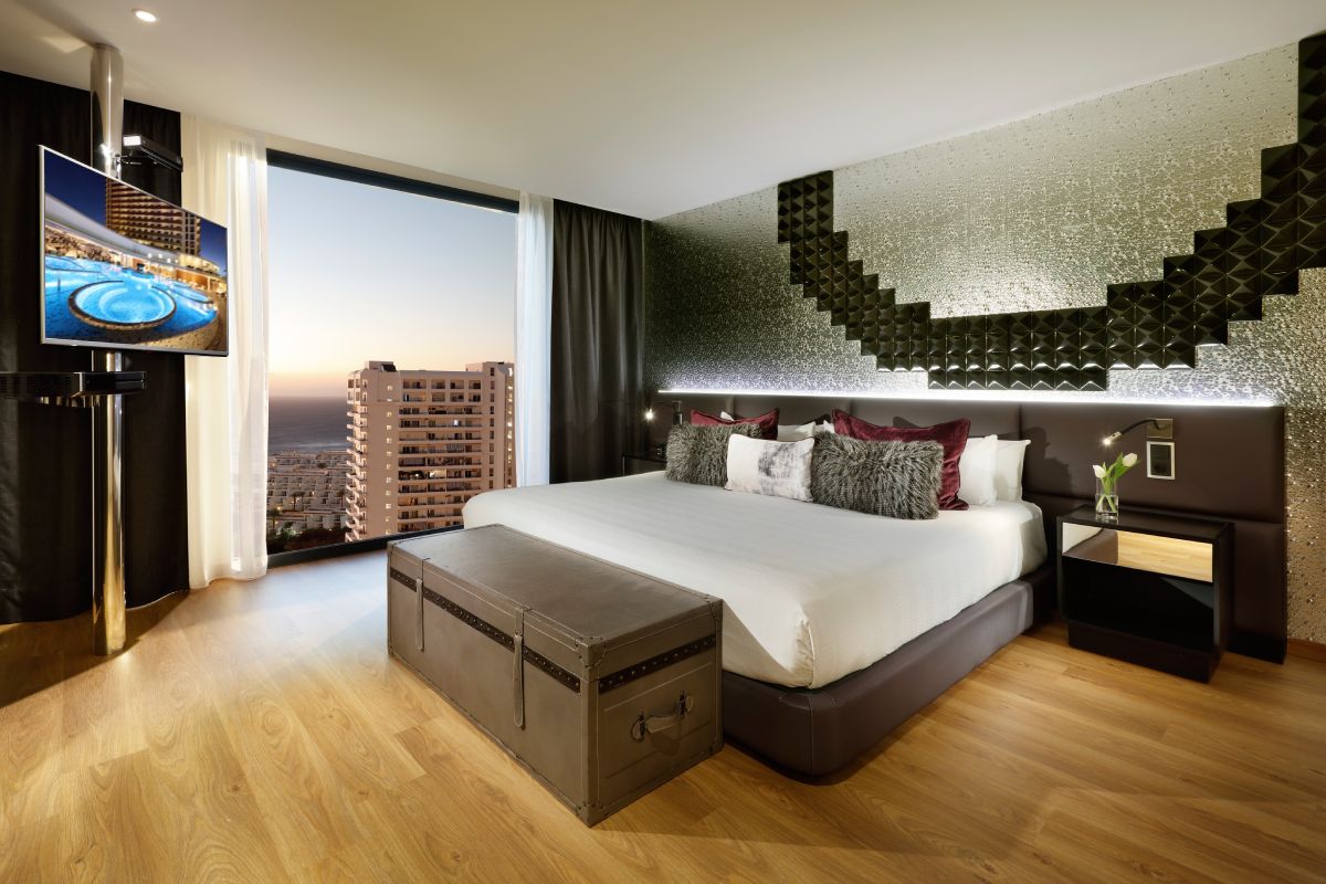 rock-suite-platinum-3.jpg